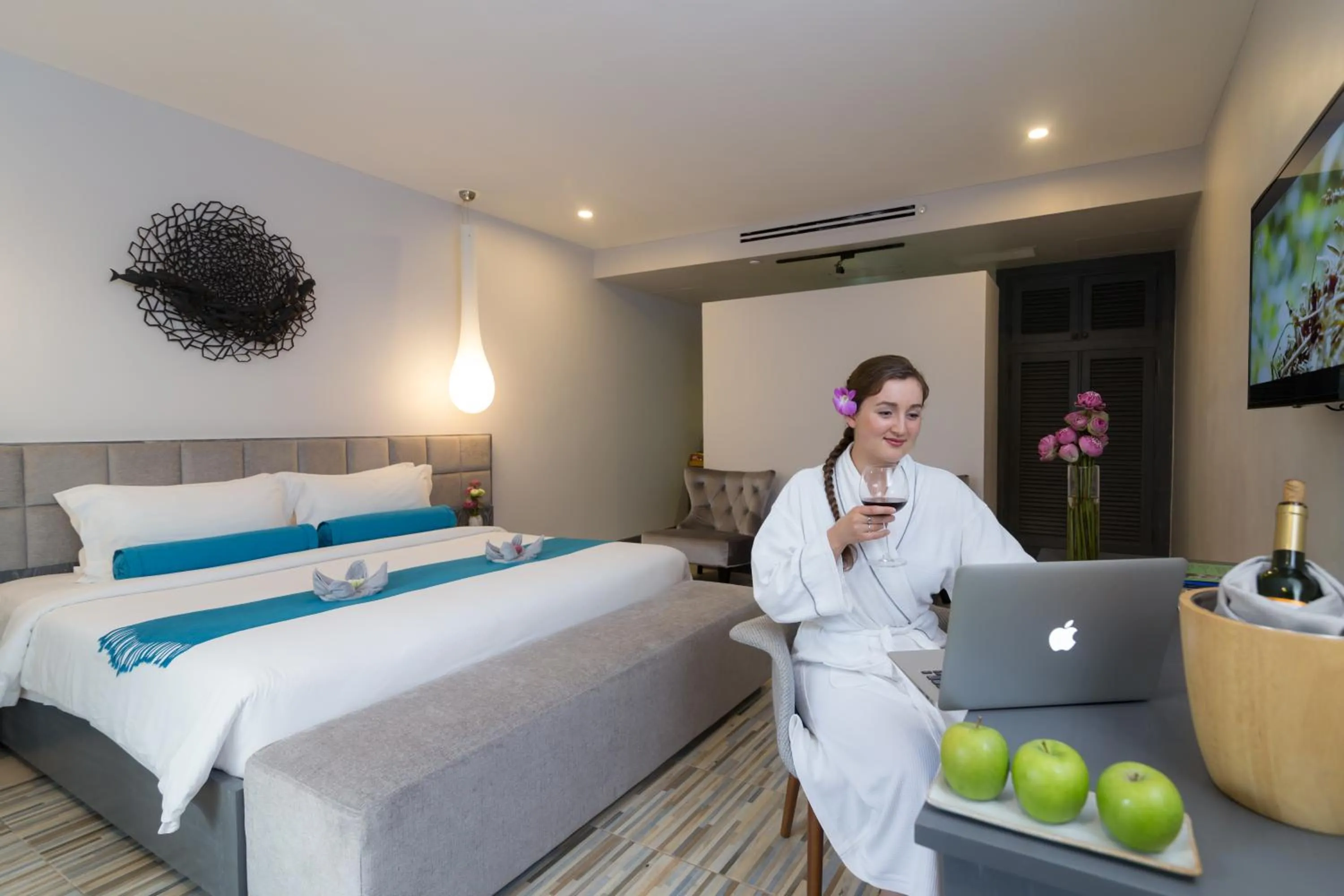 Photo of the whole room, Bed in Damrei Residence & Spa