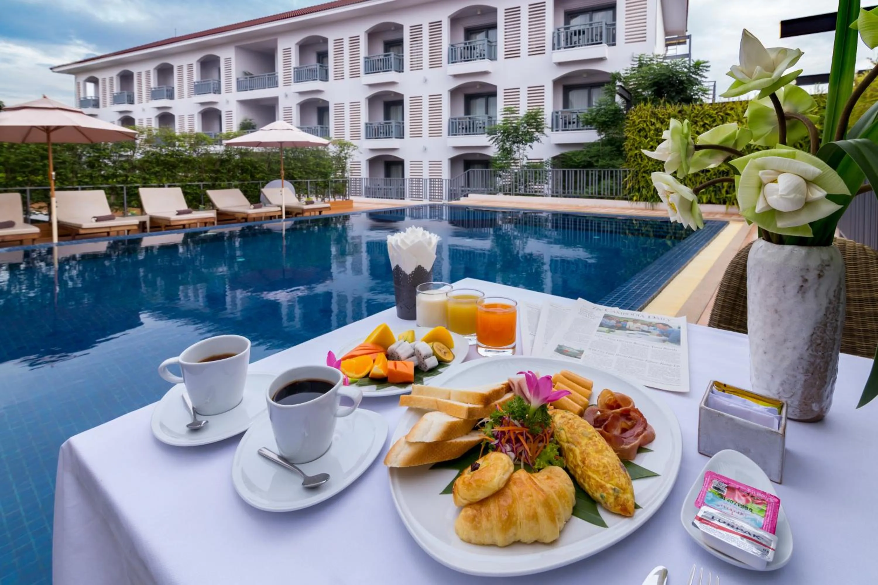American breakfast in Damrei Residence & Spa