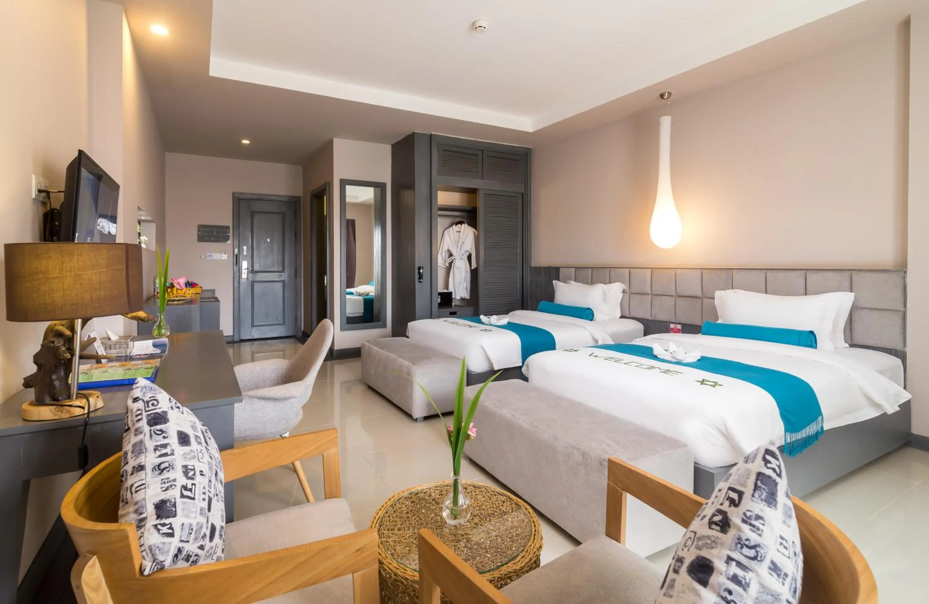 Photo of the whole room, Bed in Damrei Residence & Spa