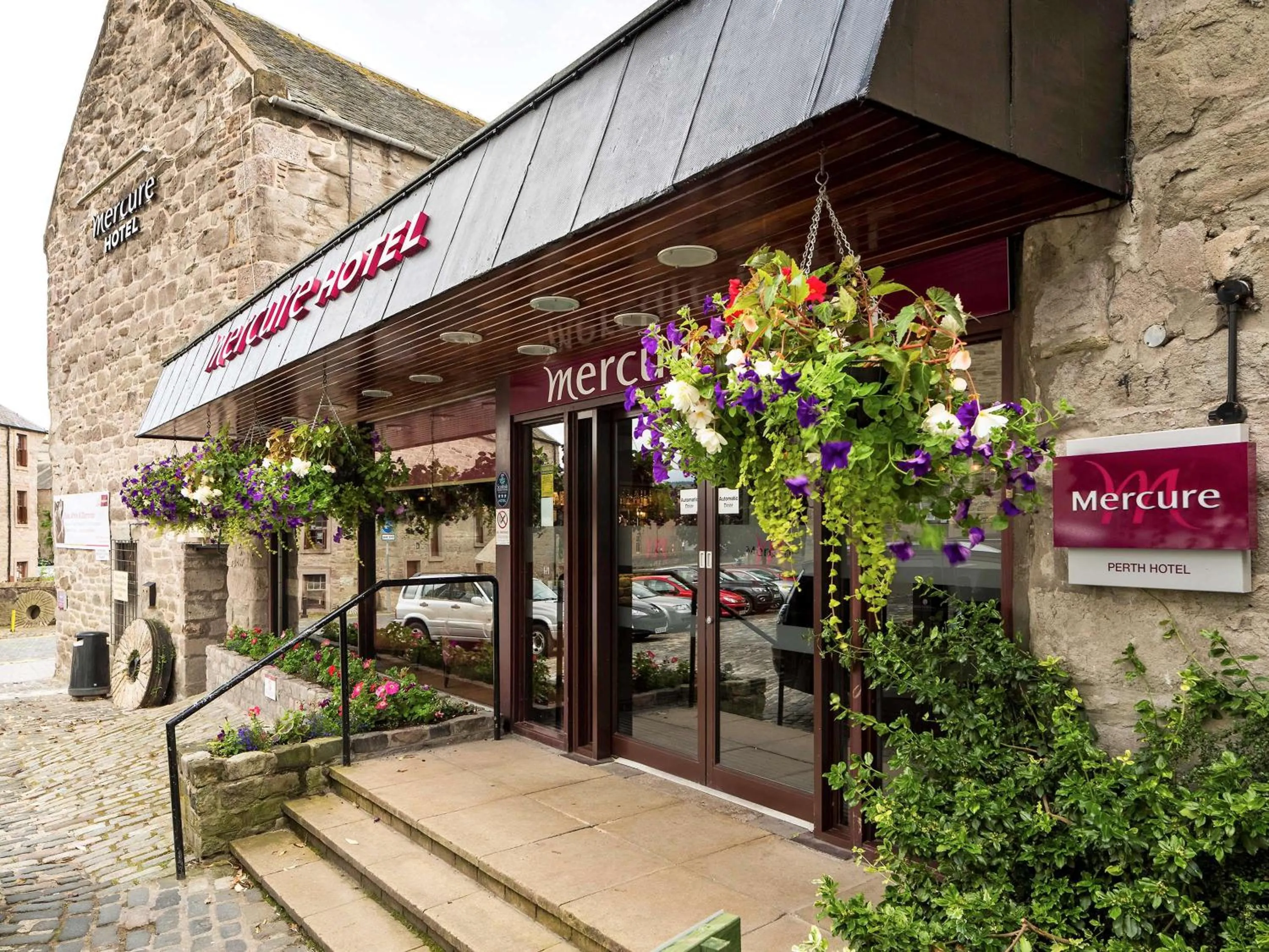 Property building in Mercure Perth Hotel