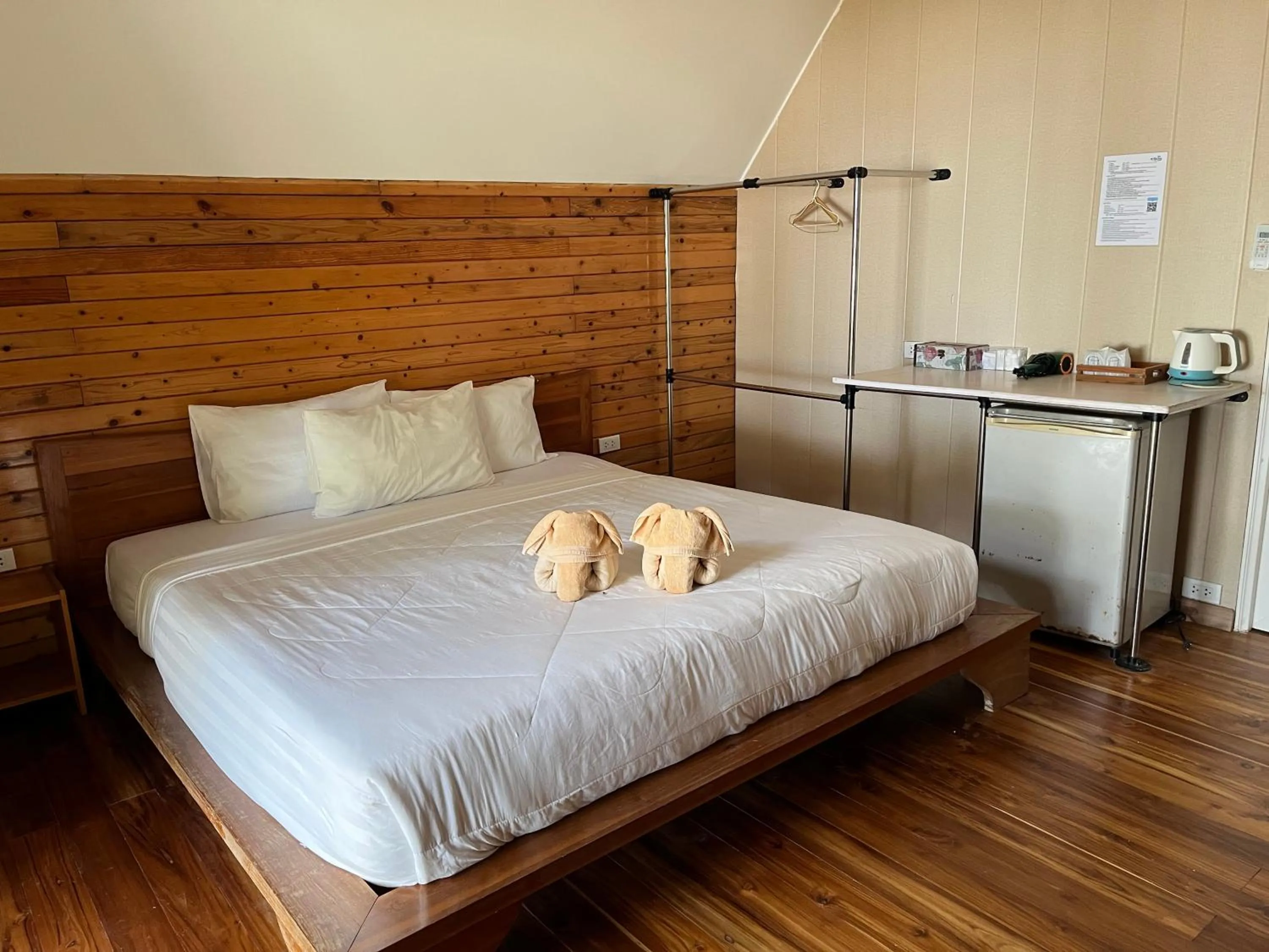 Bed in A-Na-Lay Resort Koh Kood