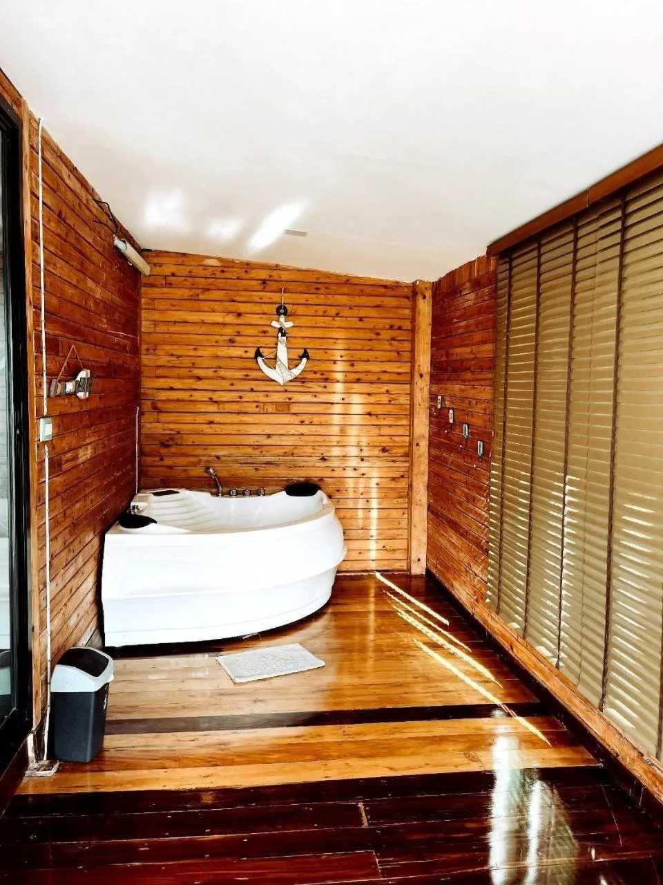 Bed in A-Na-Lay Resort Koh Kood