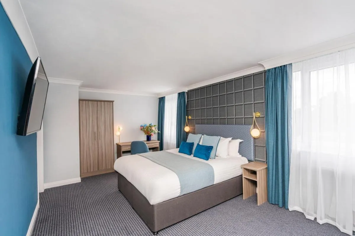 Bed in Bromley Court Hotel London