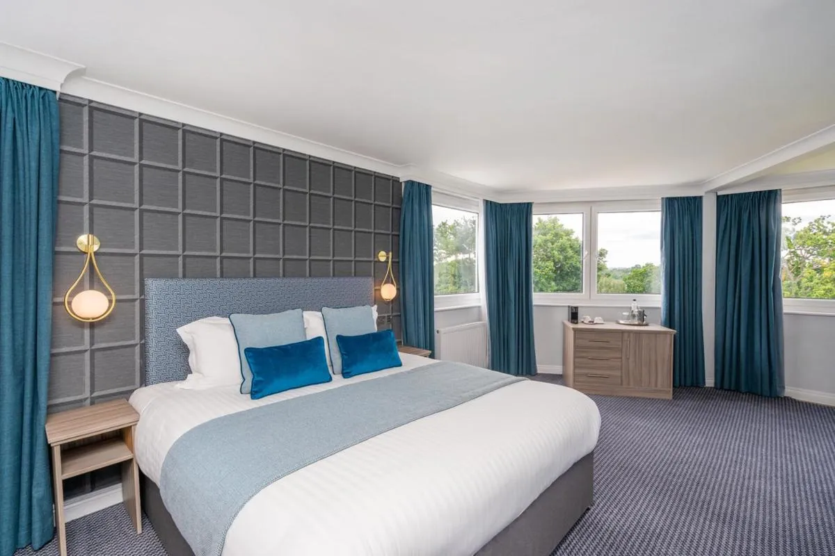 Bedroom, Bed in Bromley Court Hotel London