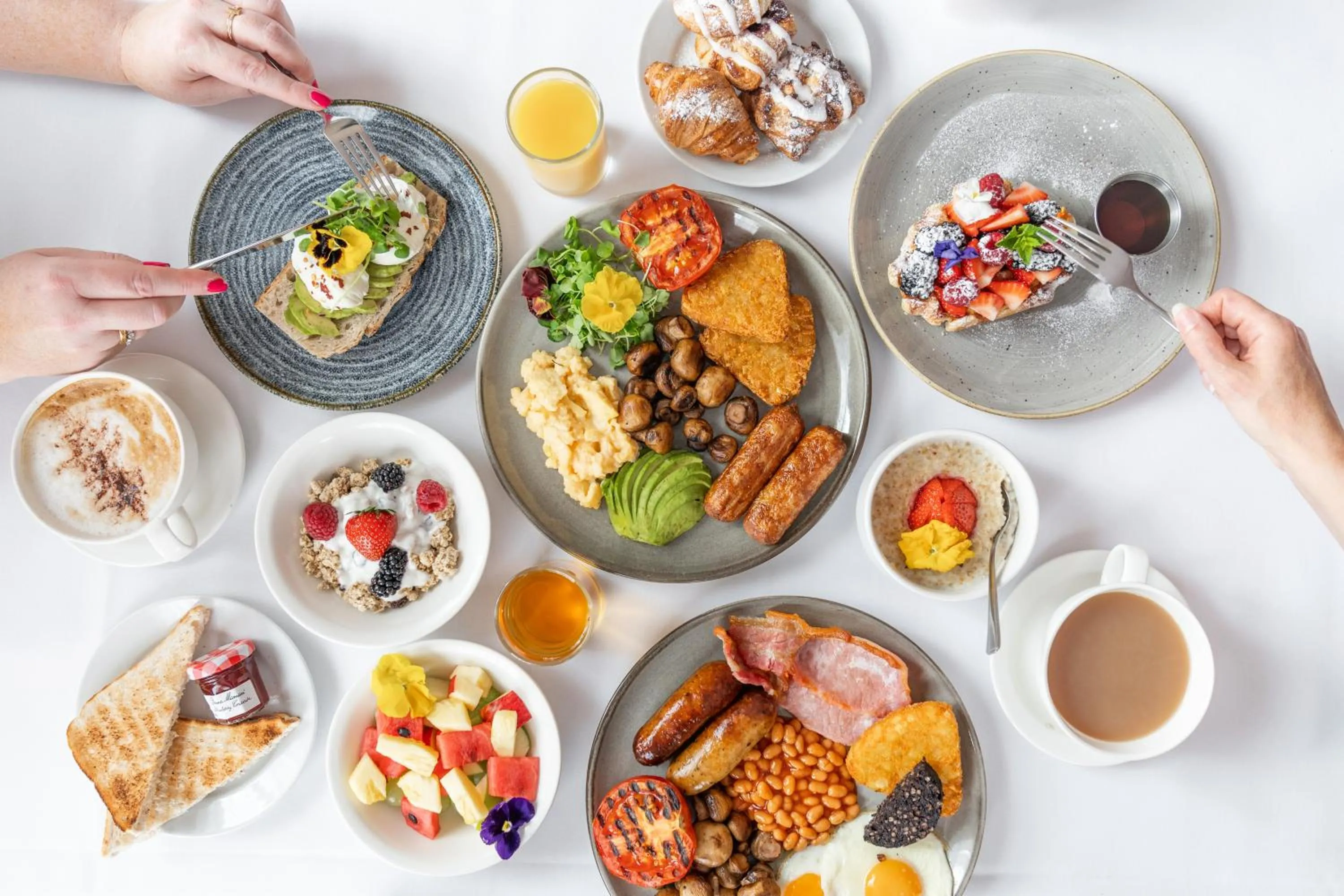 Breakfast in Bromley Court Hotel London