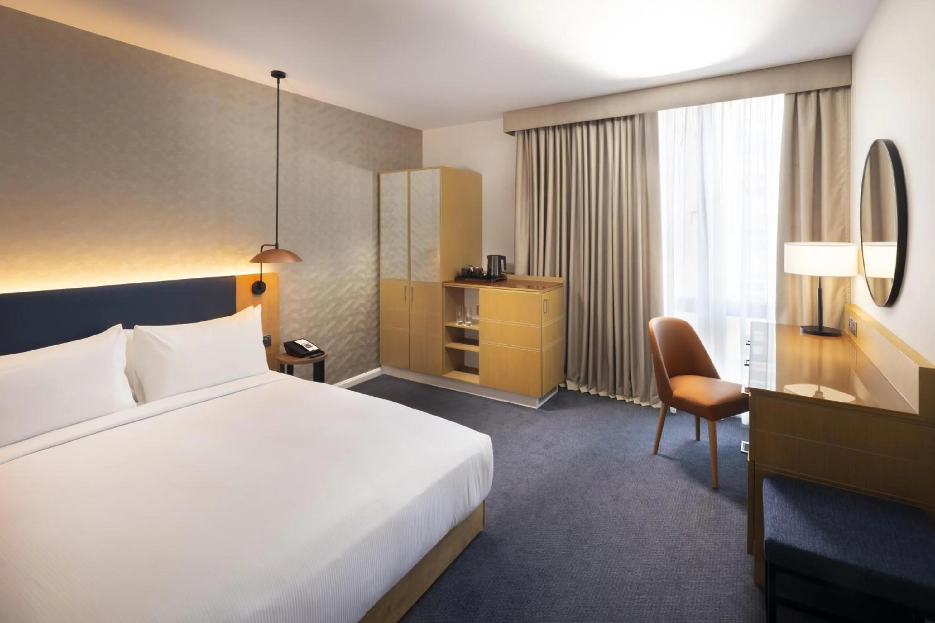 Bed in Hilton Garden Inn Birmingham Brindley Place