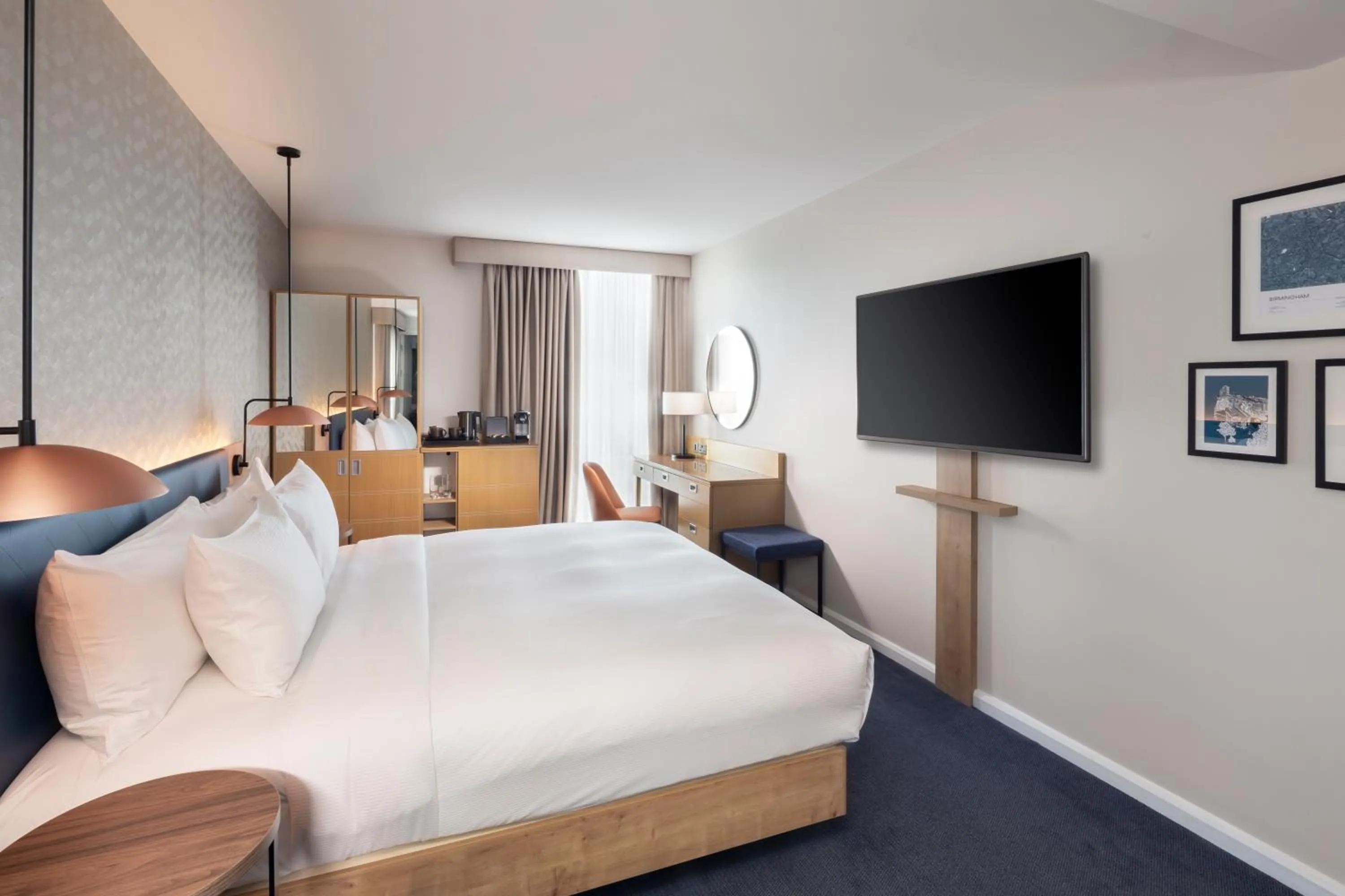 Bedroom, Bed in Hilton Garden Inn Birmingham Brindley Place