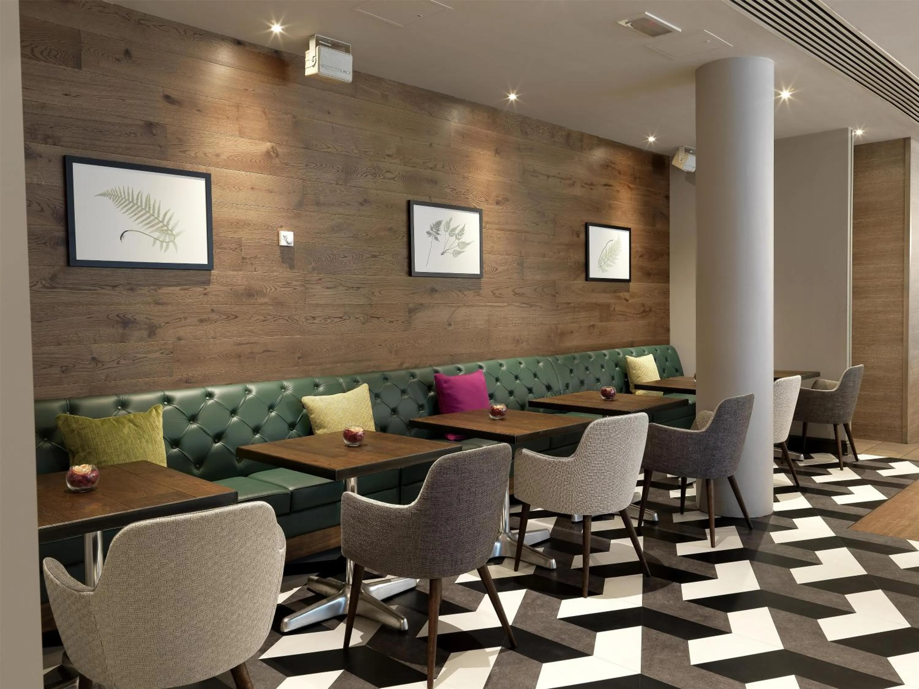 Restaurant/places to eat in Hilton Garden Inn Birmingham Brindley Place