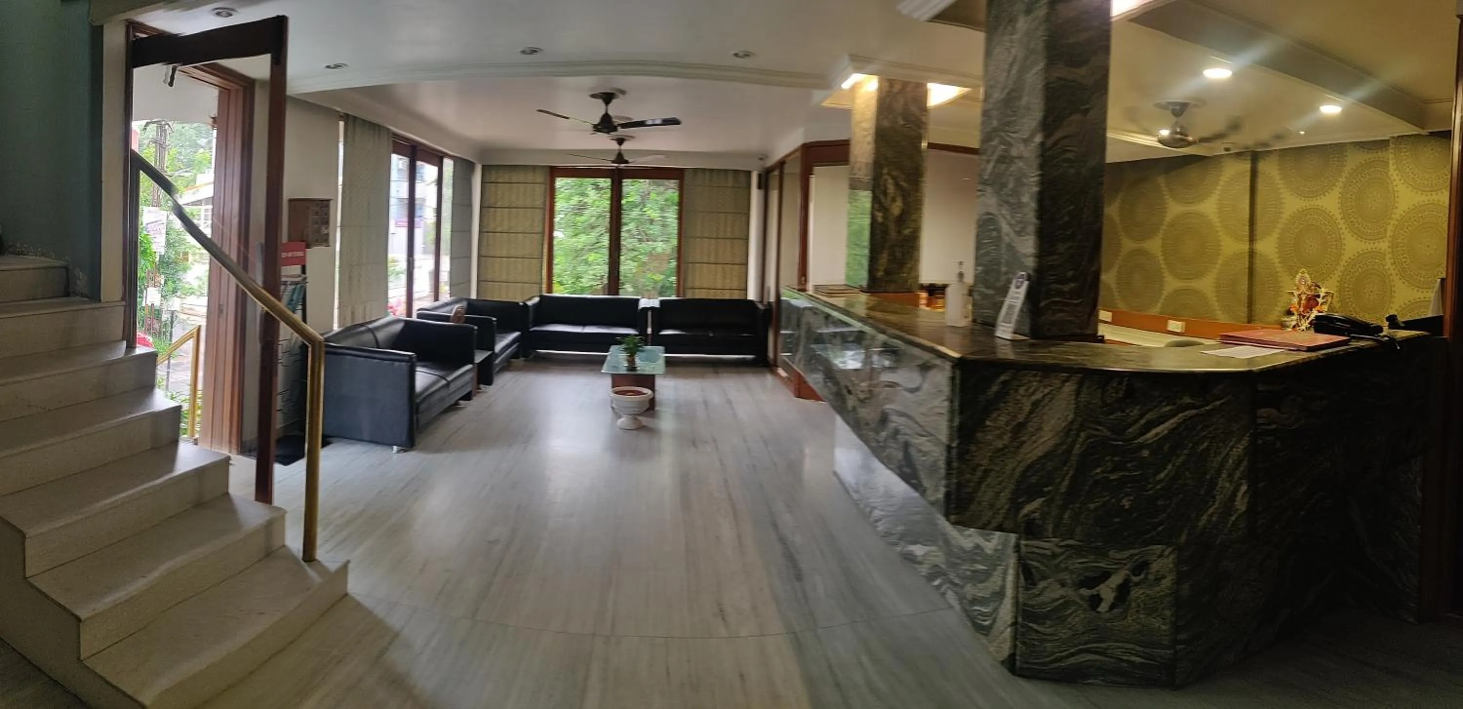 Lobby or reception in Hotel GRG