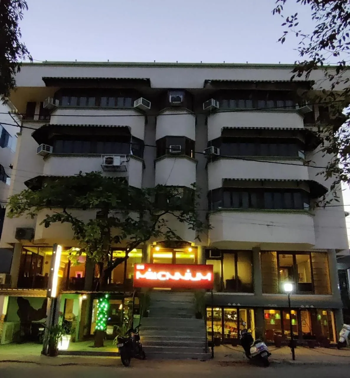 Property building in Hotel GRG