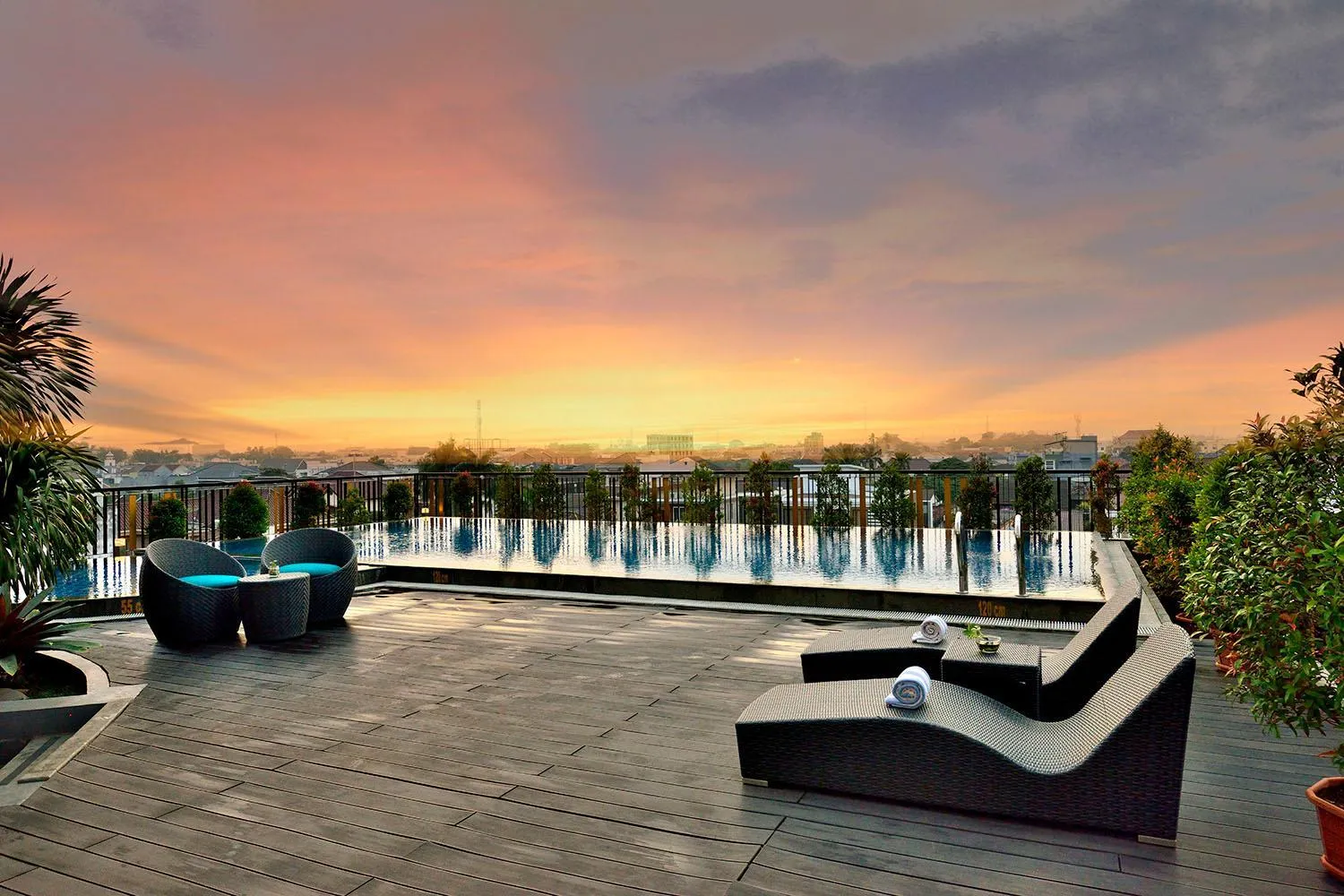 Swimming pool in THE 1O1 Palembang Rajawali