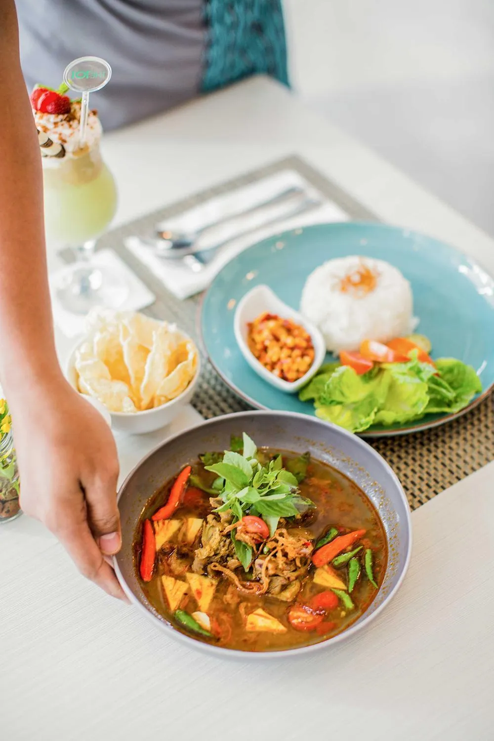 Food and drinks in THE 1O1 Palembang Rajawali