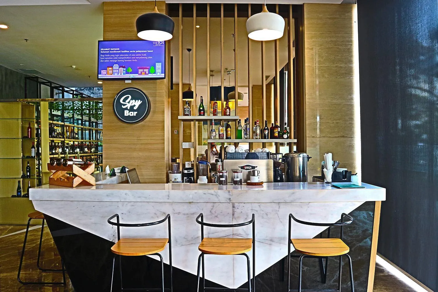 Lounge or bar in THE 1O1 Palembang Rajawali