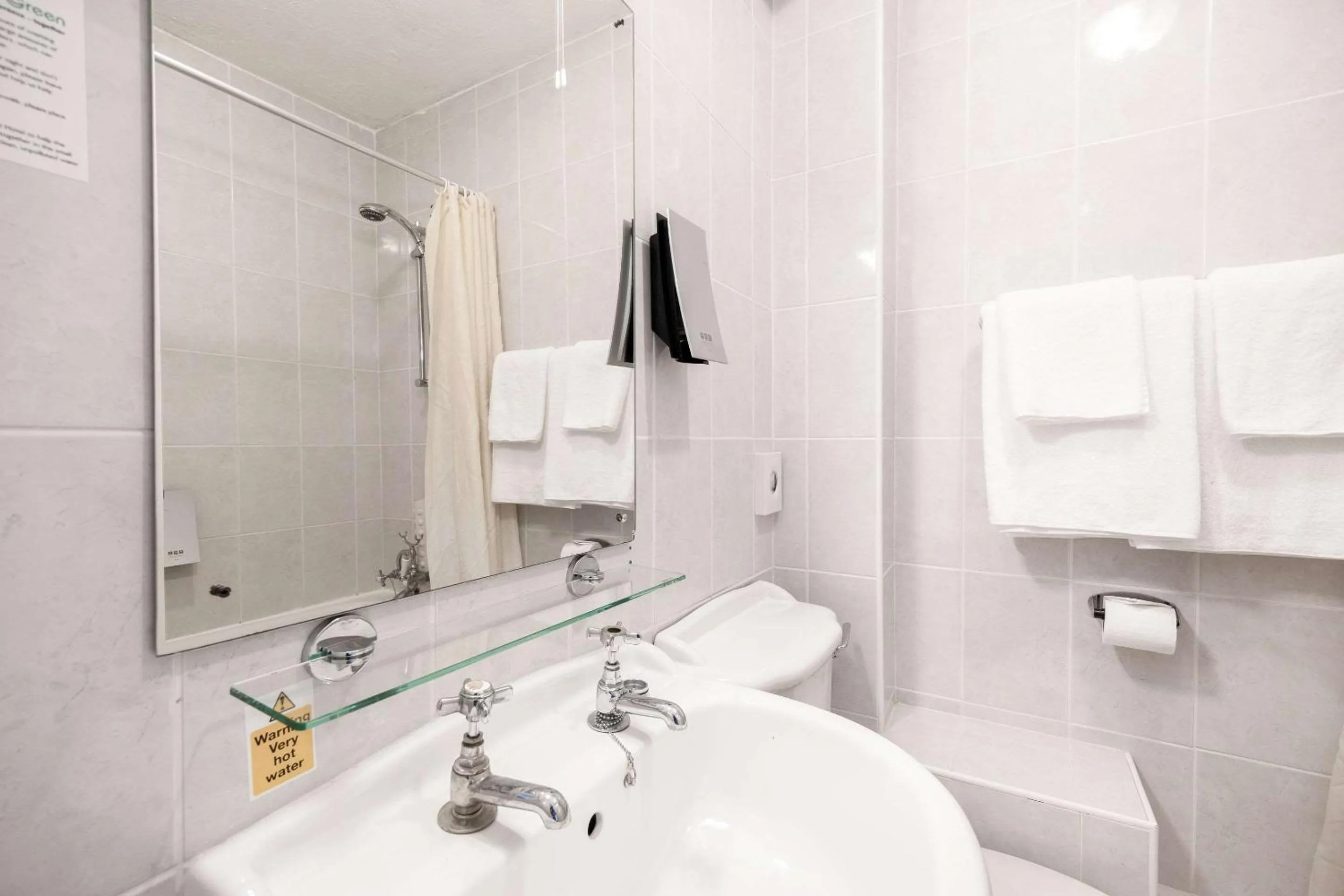 Bathroom in Comfort Hotel Great Yarmouth