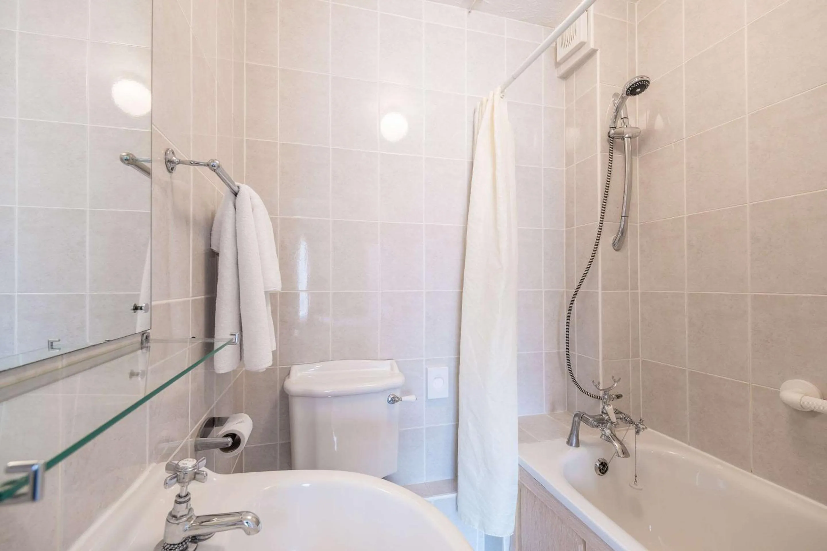 Bathroom in Comfort Hotel Great Yarmouth