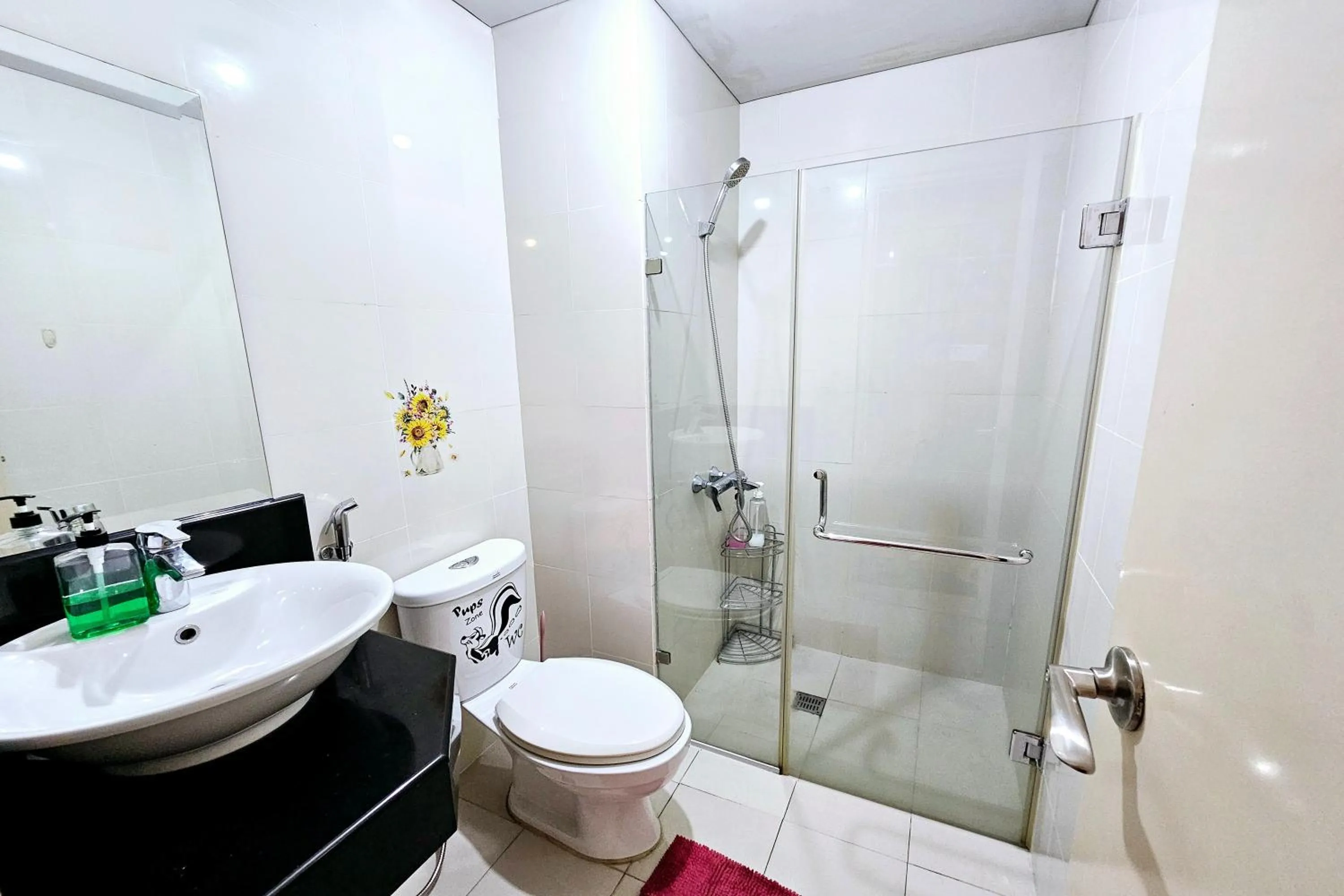 Bathroom in PRS at One Palm Tree Villa near T3 Airport