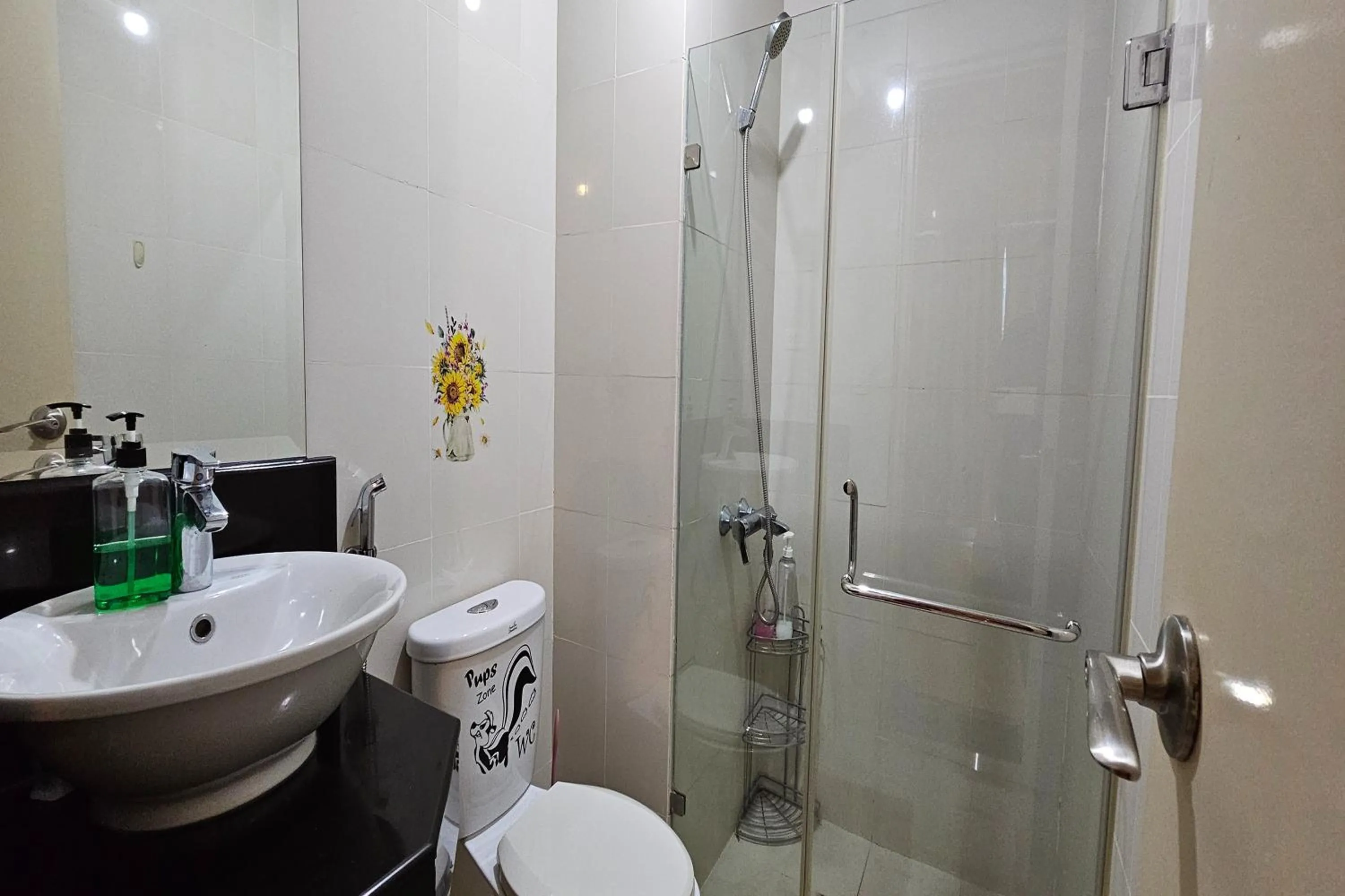 Bathroom in PRS at One Palm Tree Villa near T3 Airport