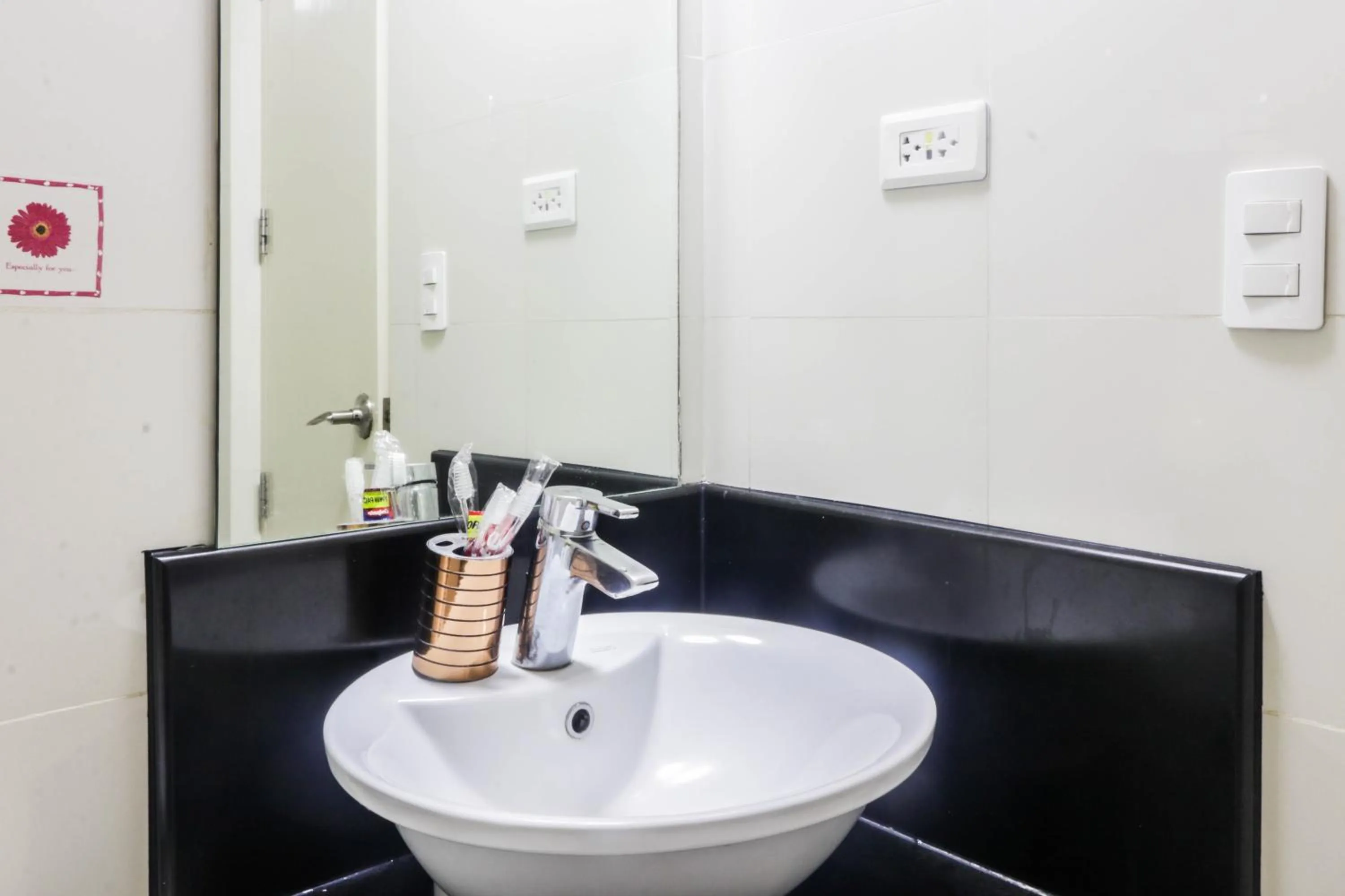 Bathroom in PRS at One Palm Tree Villa near T3 Airport