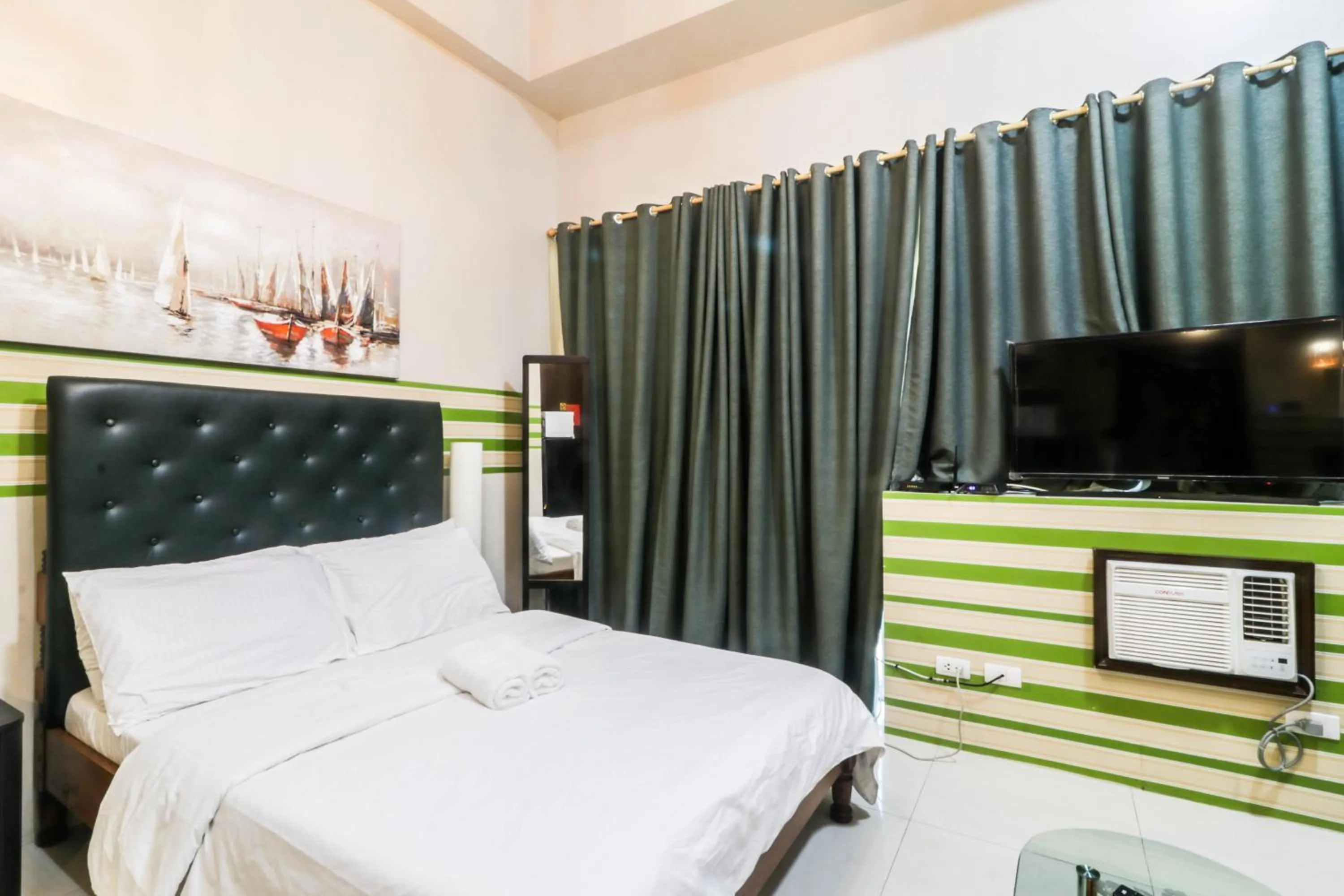 Bed in PRS at One Palm Tree Villa near T3 Airport