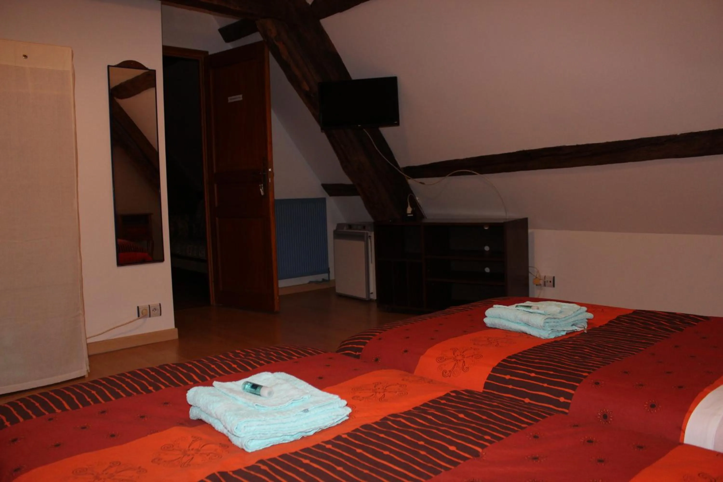 Coffee/tea facilities, Bed in Domaine de la Touche Mosnay