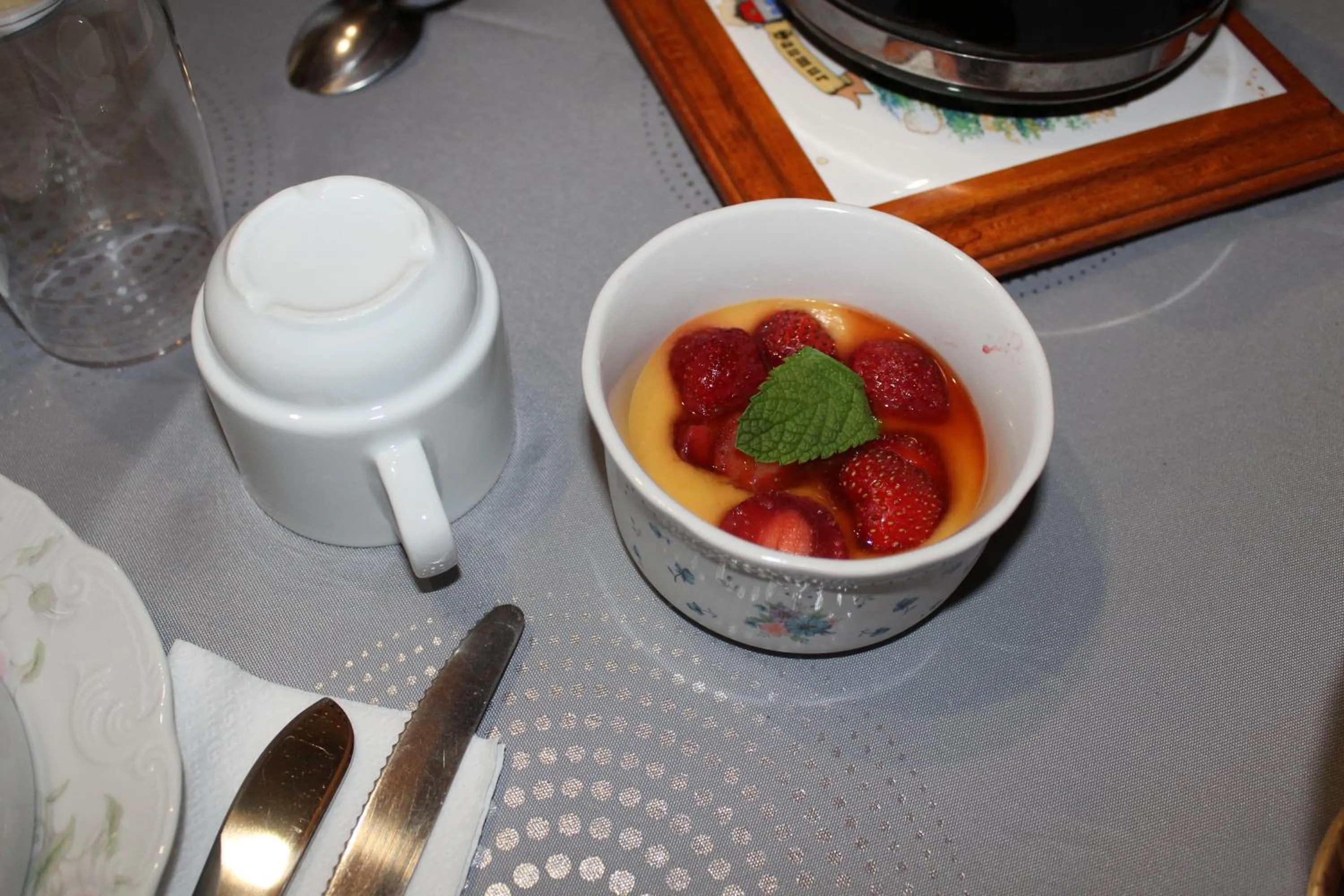 Continental breakfast in Domaine de la Touche Mosnay