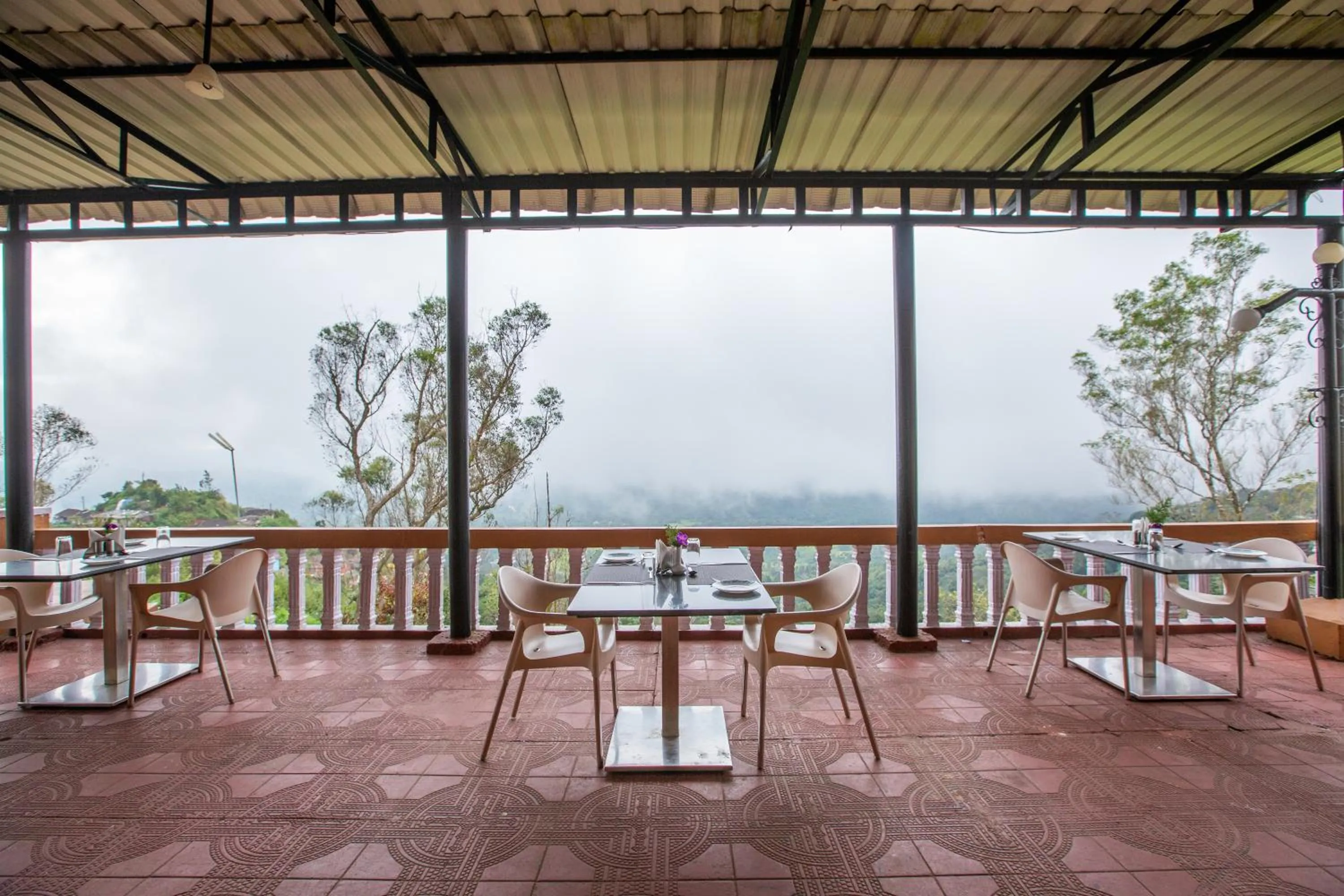 Restaurant/places to eat in KSTDC Hotel Mayura Valley View Madikeri