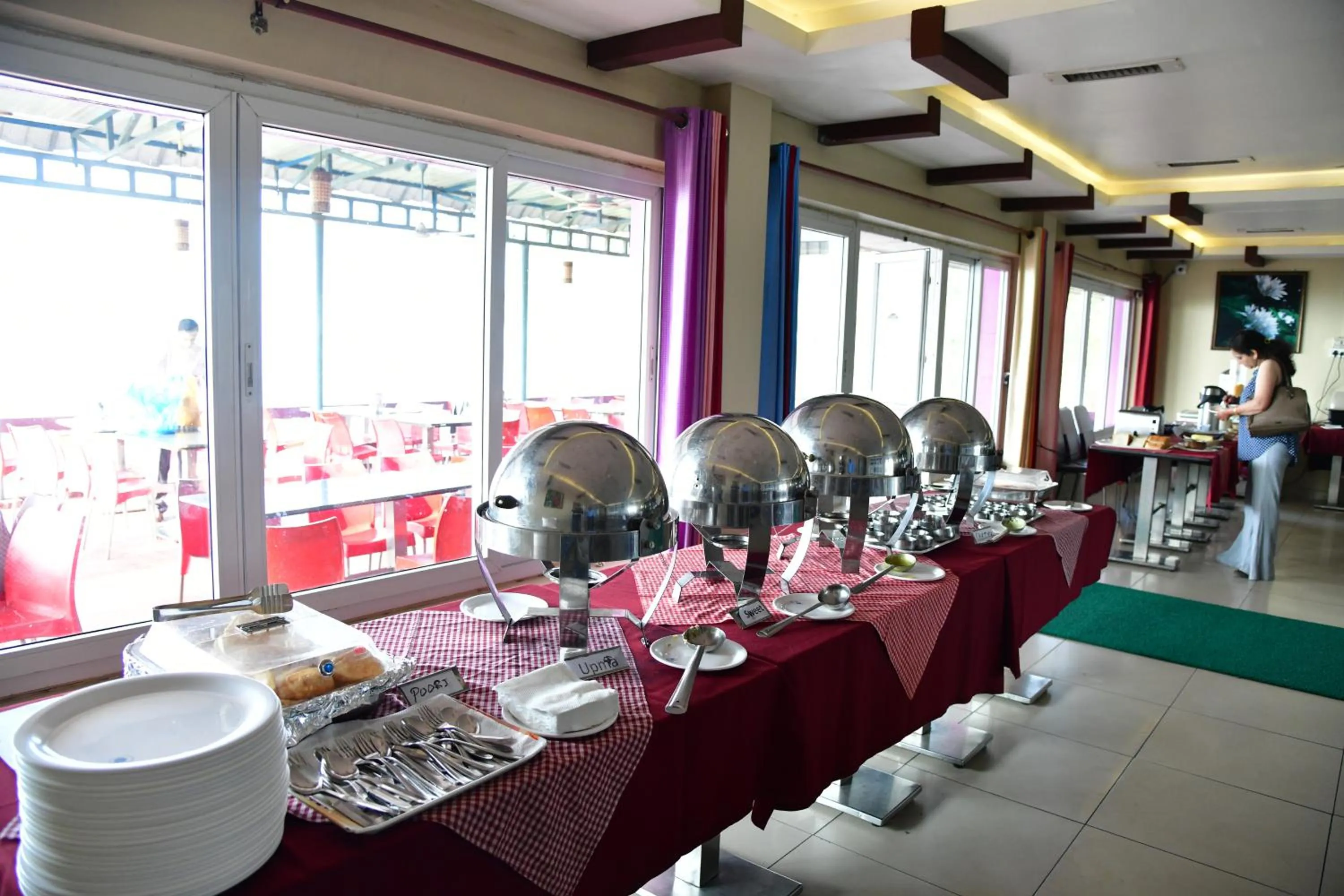 Restaurant/places to eat in KSTDC Hotel Mayura Valley View Madikeri