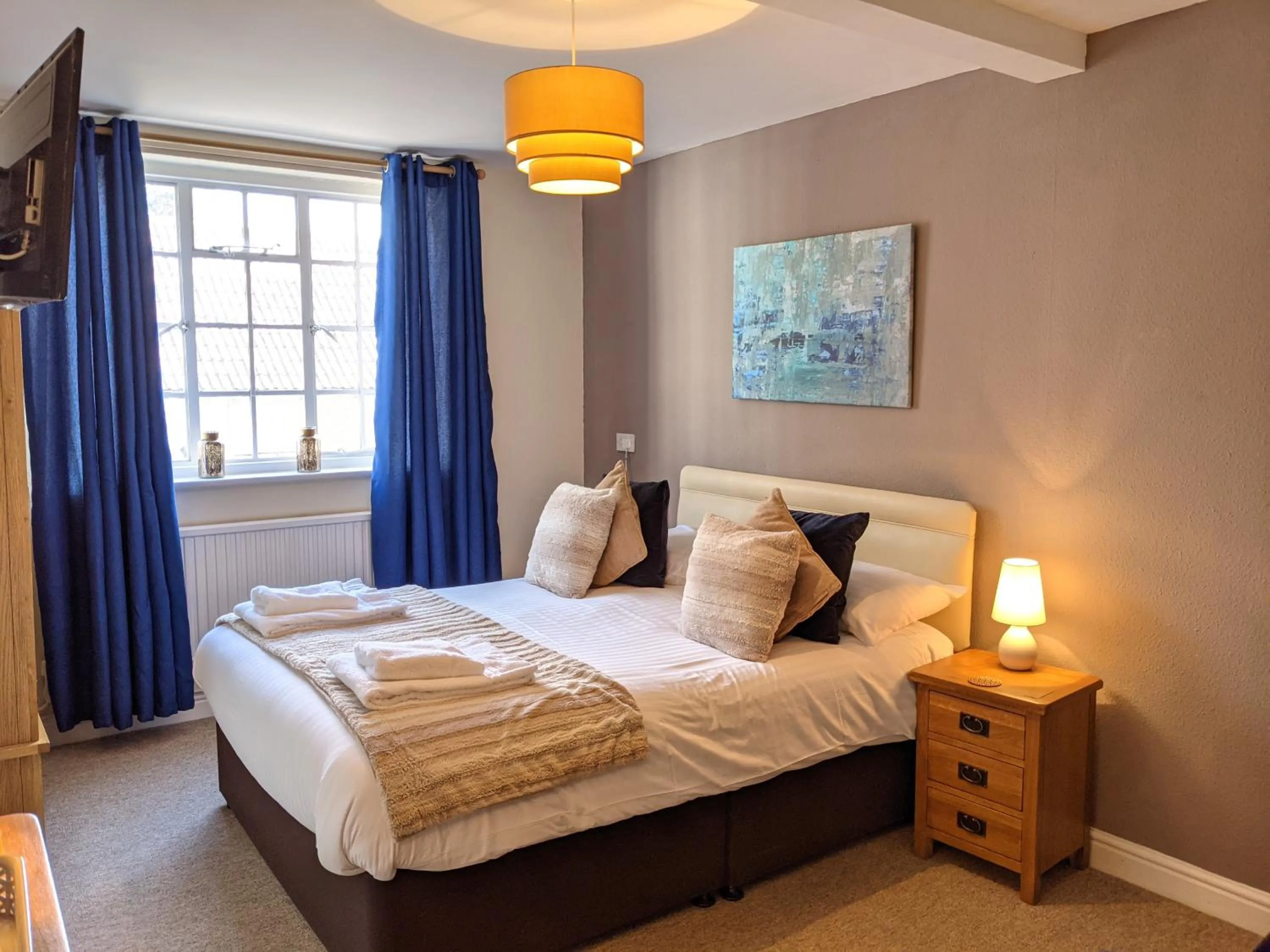 Bedroom, Bed in Sparkford Inn