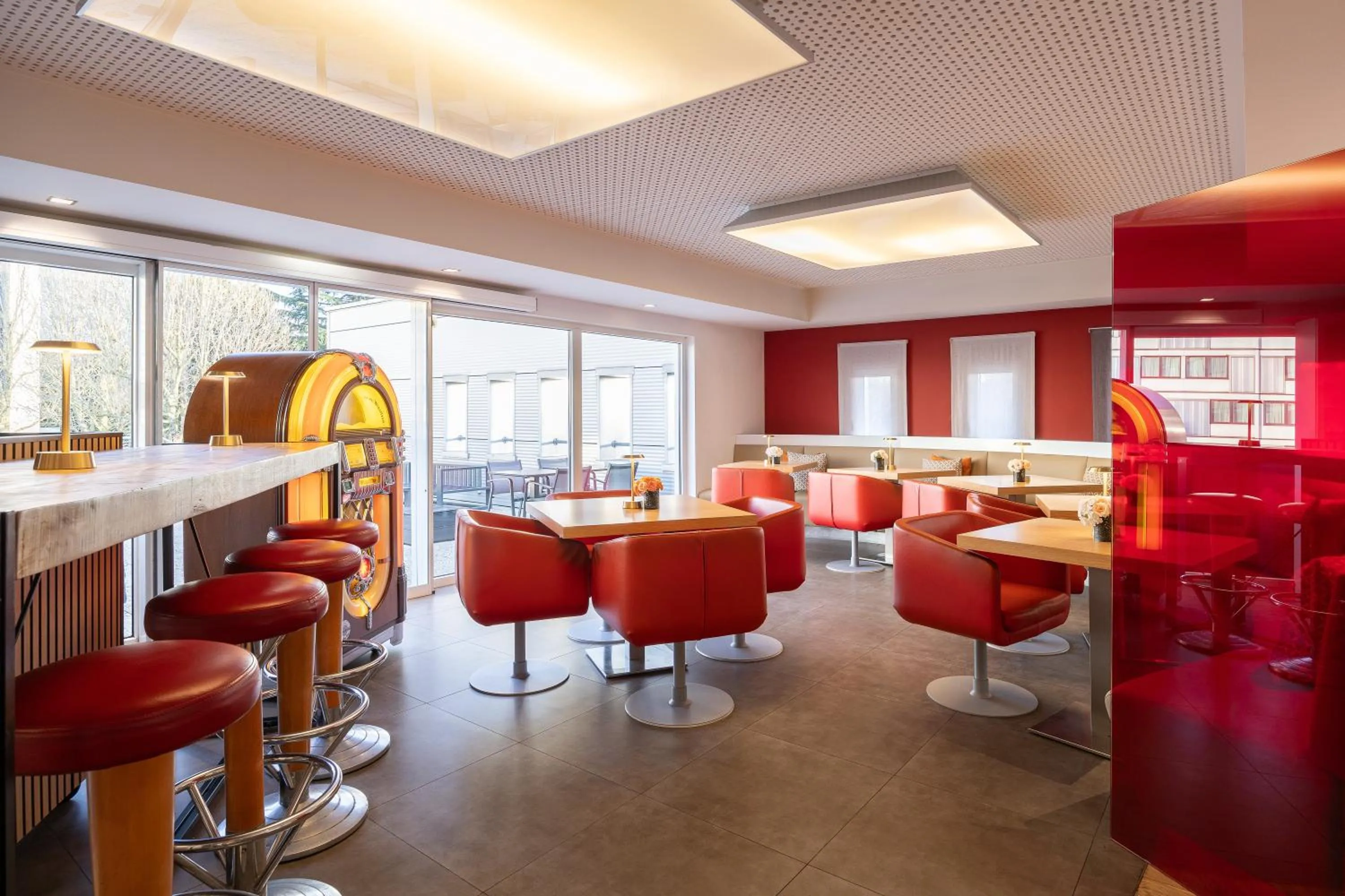 Lounge or bar in Novotel Brussels Airport