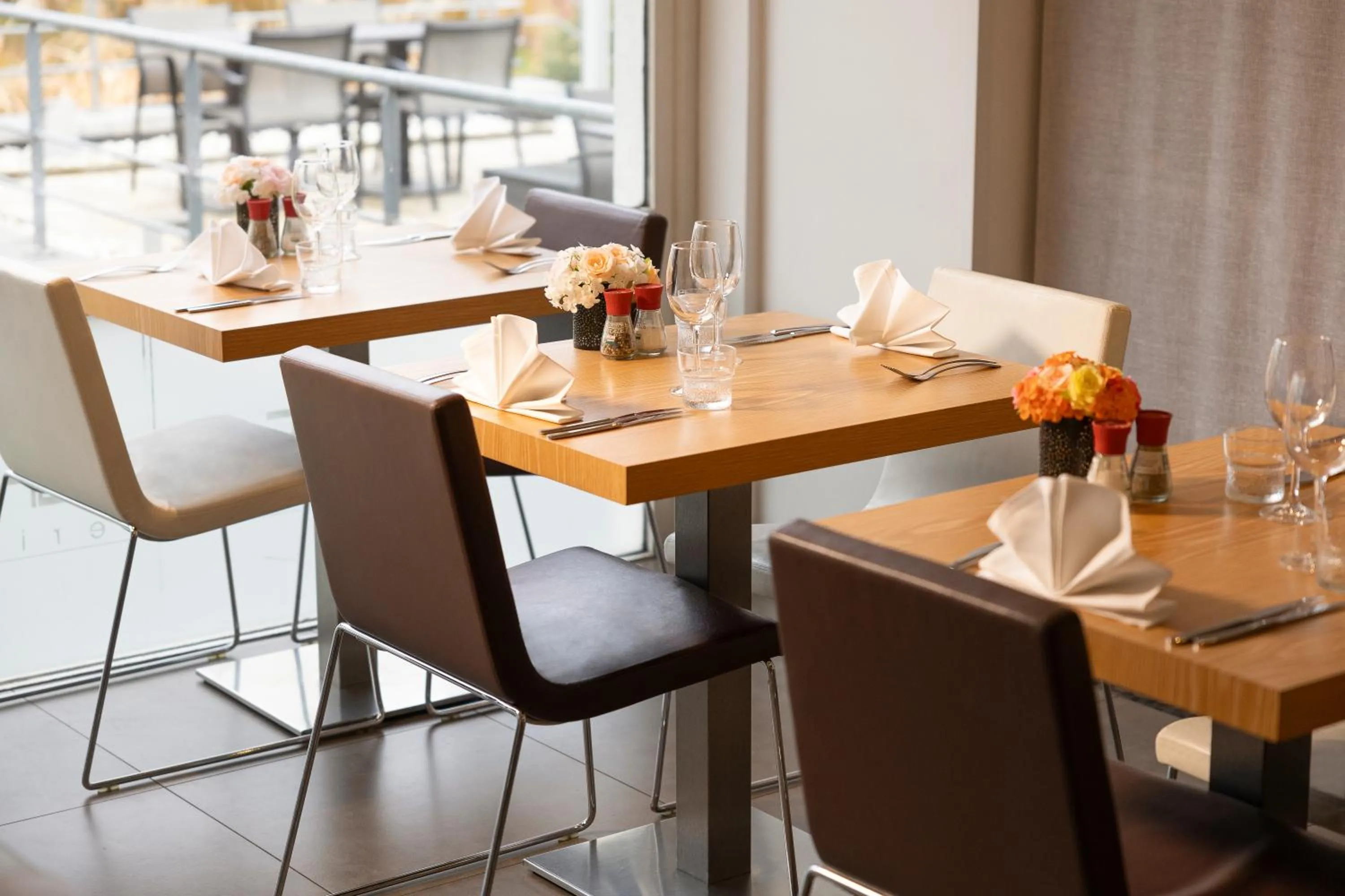 Restaurant/places to eat in Novotel Brussels Airport