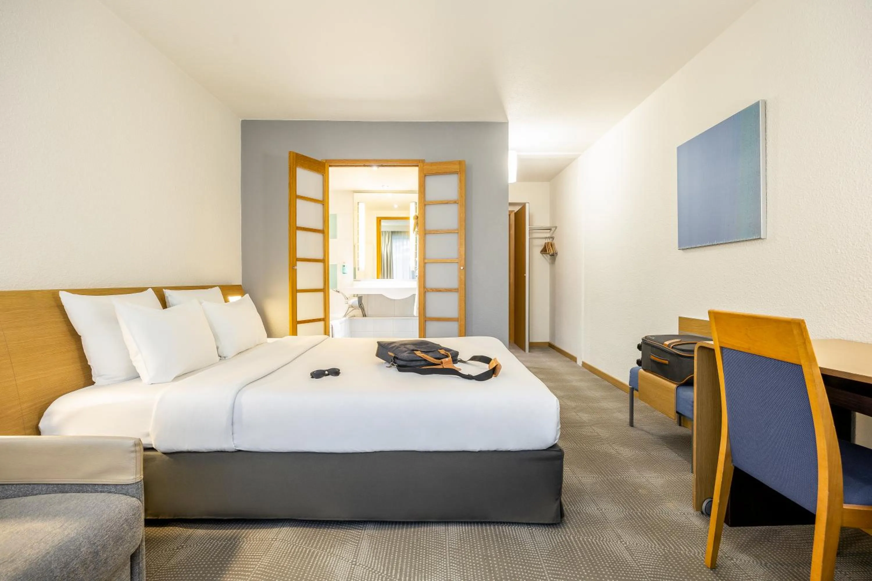 Bedroom, Bed in Novotel Brussels Airport