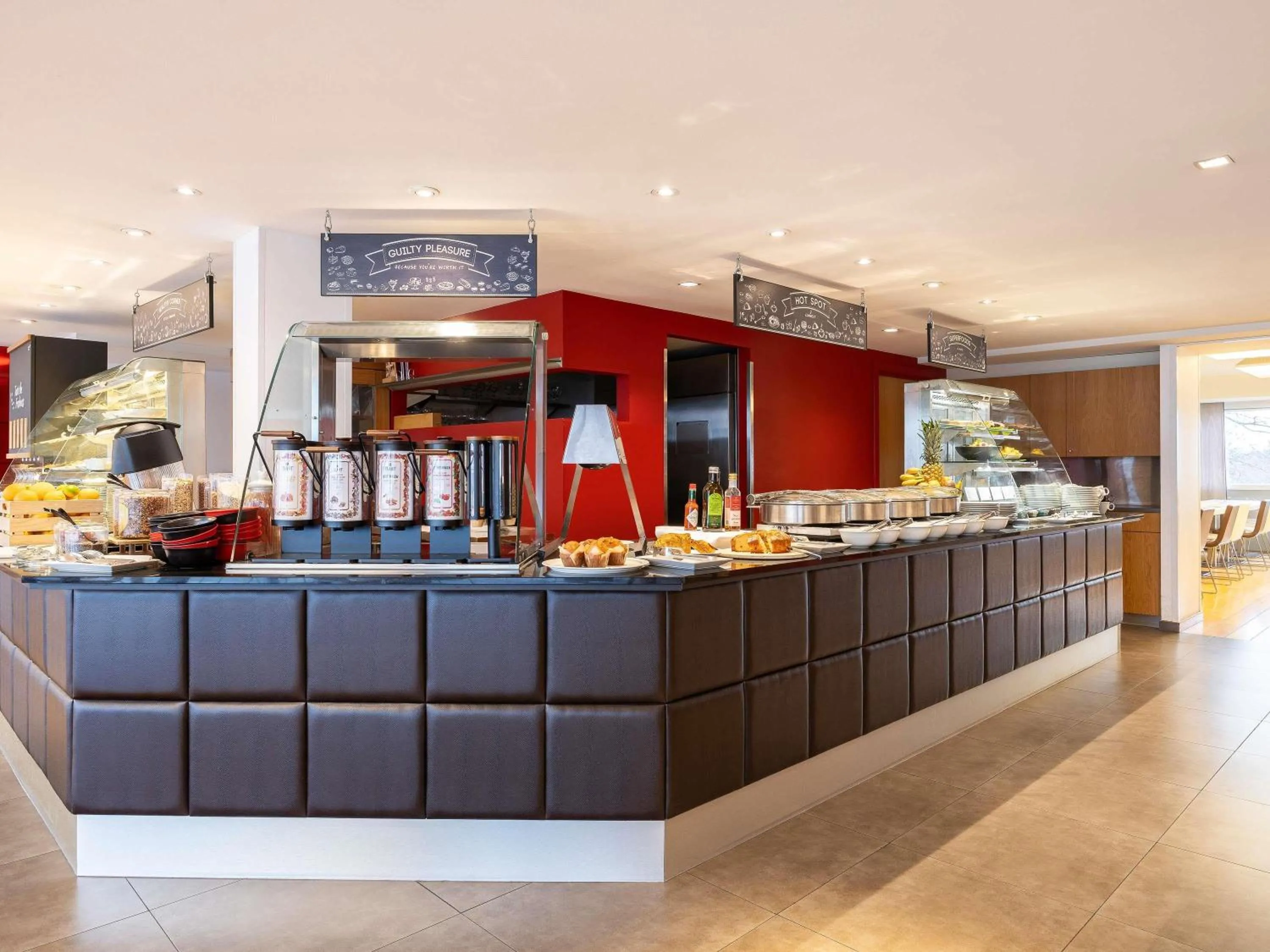 Restaurant/places to eat in Novotel Brussels Airport