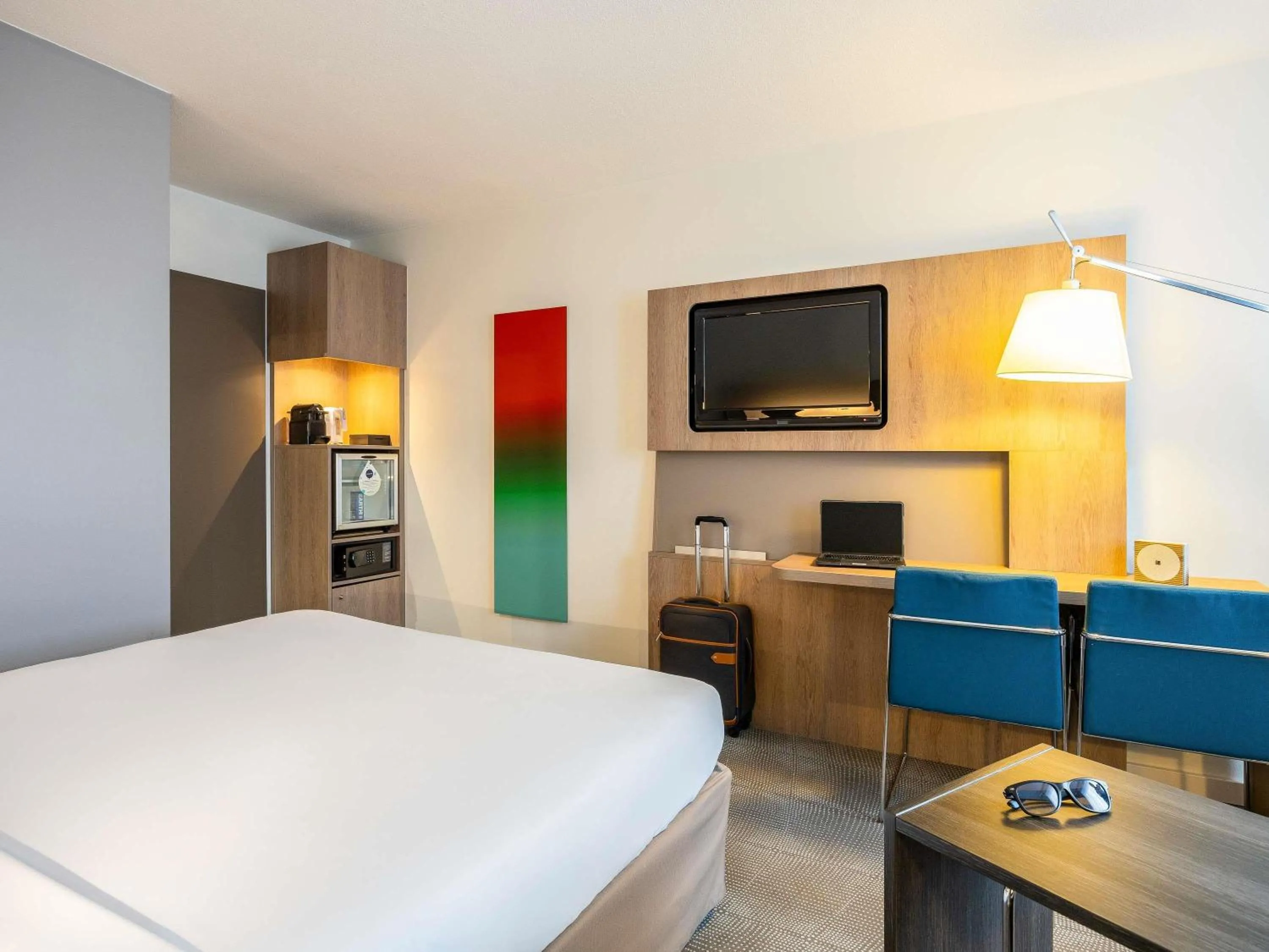 Bedroom, Bed in Novotel Brussels Airport