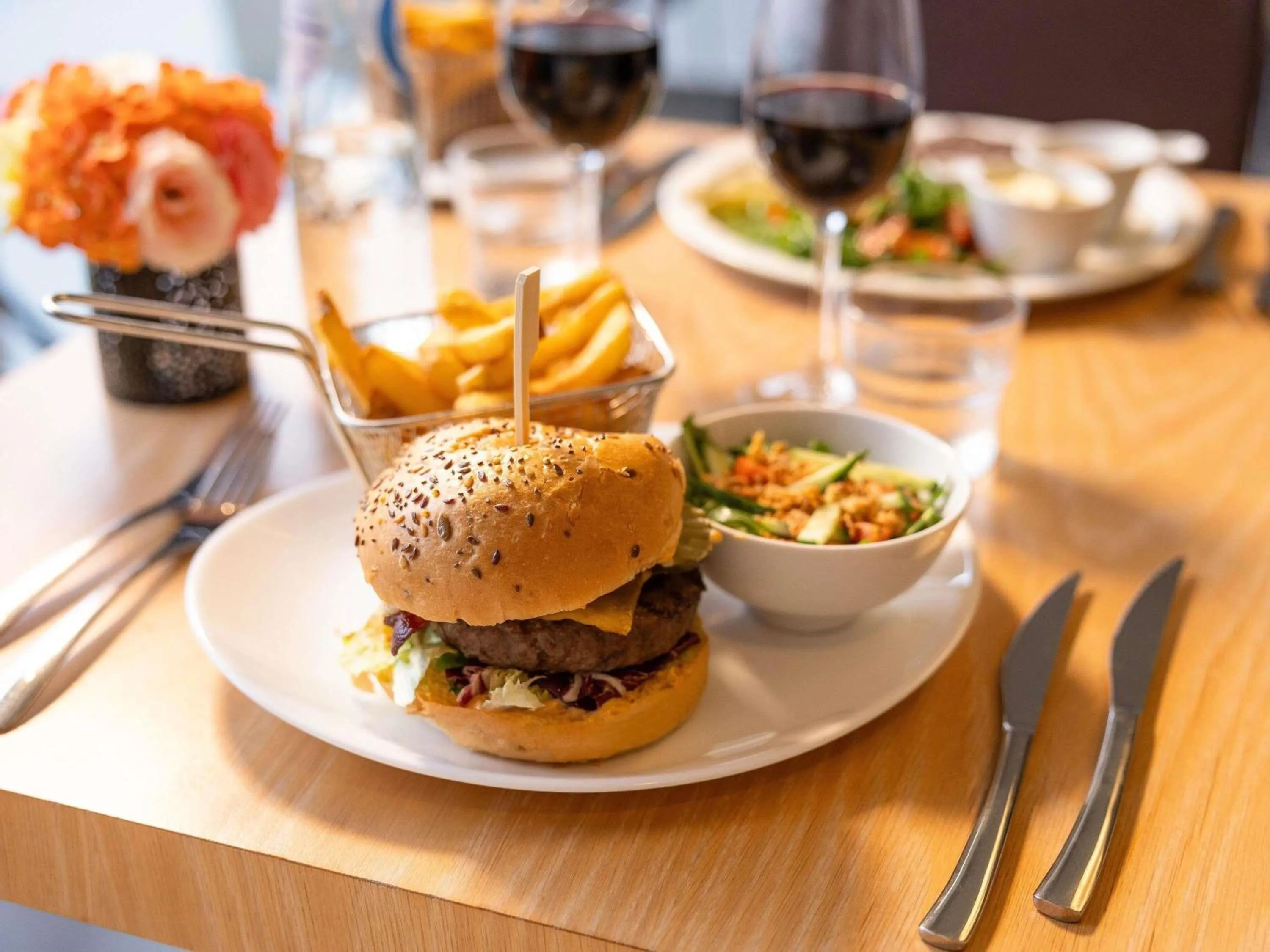 Lounge or bar in Novotel Brussels Airport