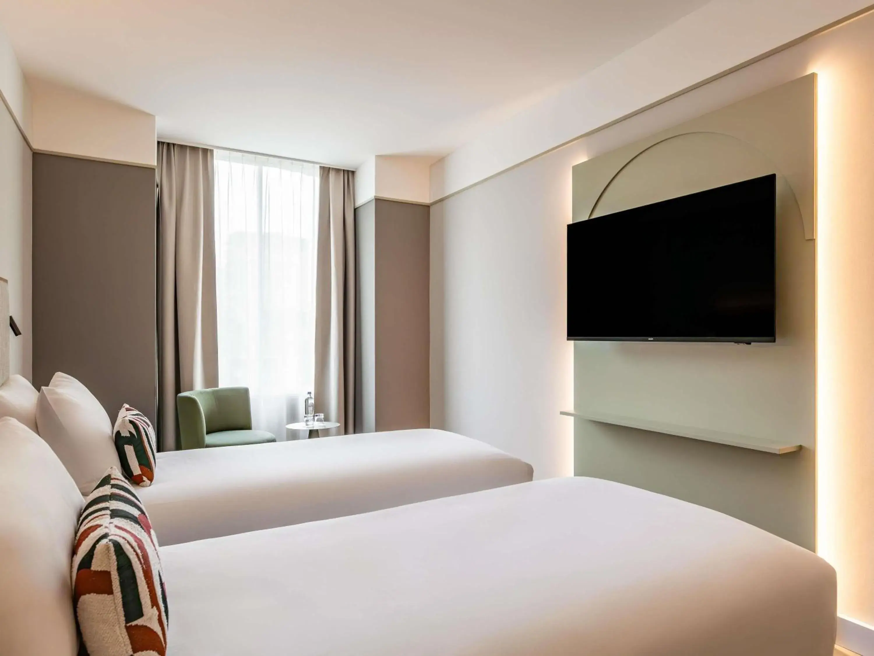 Classic Twin Room in Mercure Liege City Centre Classic Twin Room in Mercure Liege City Centre