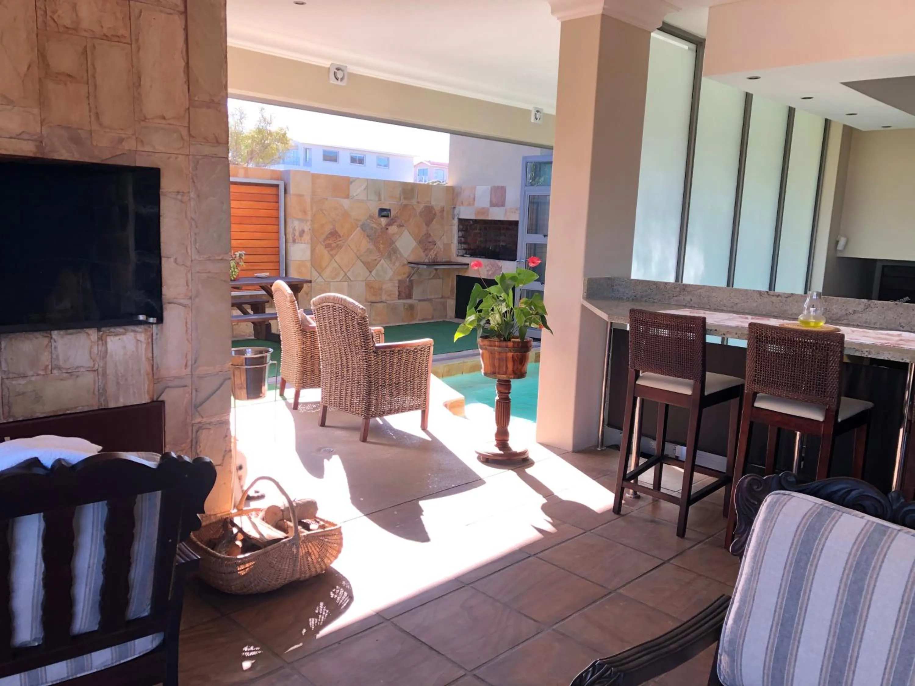 Marine 5 Boutique Hotel