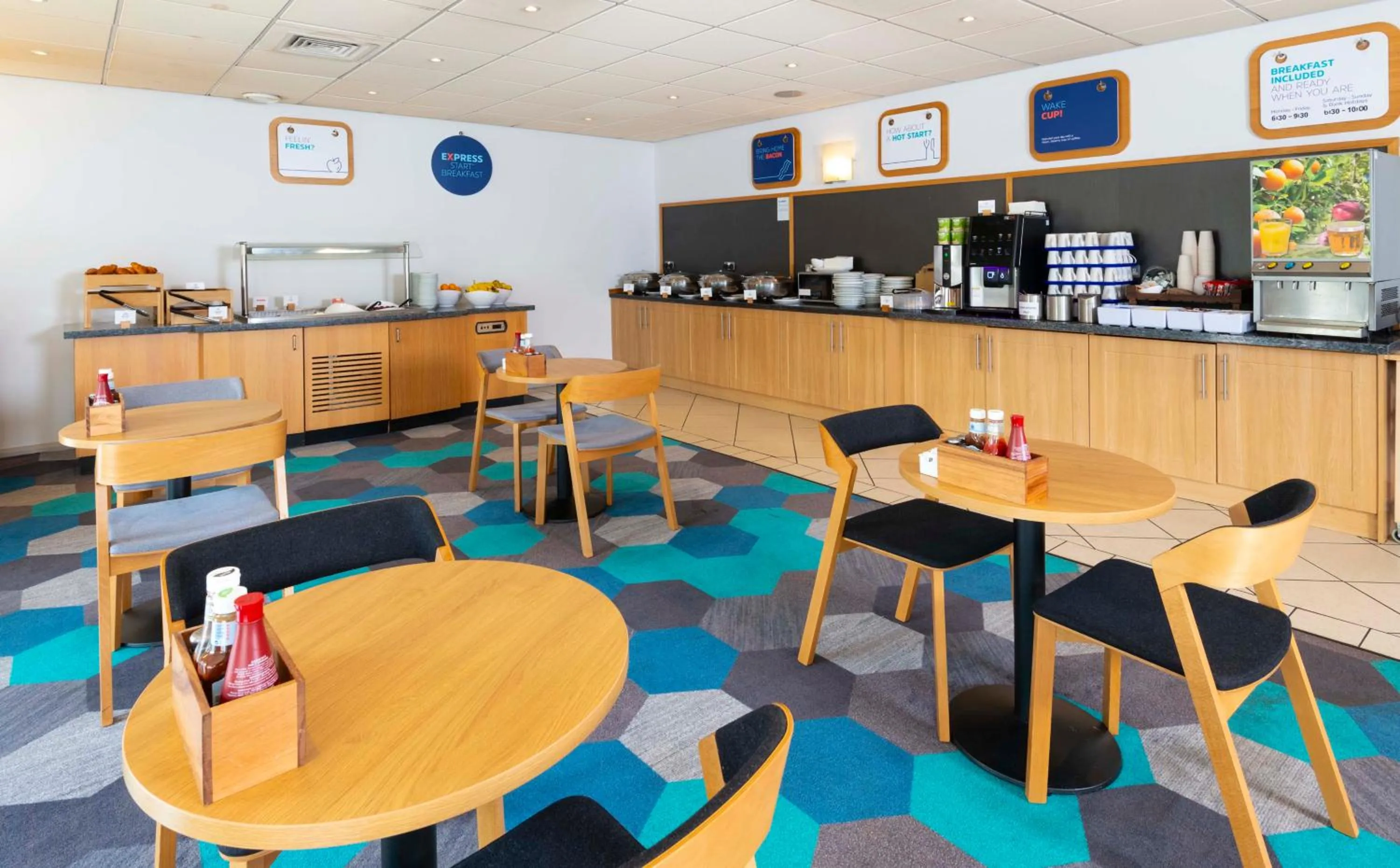 Breakfast in Holiday Inn Express Gloucester - South by IHG