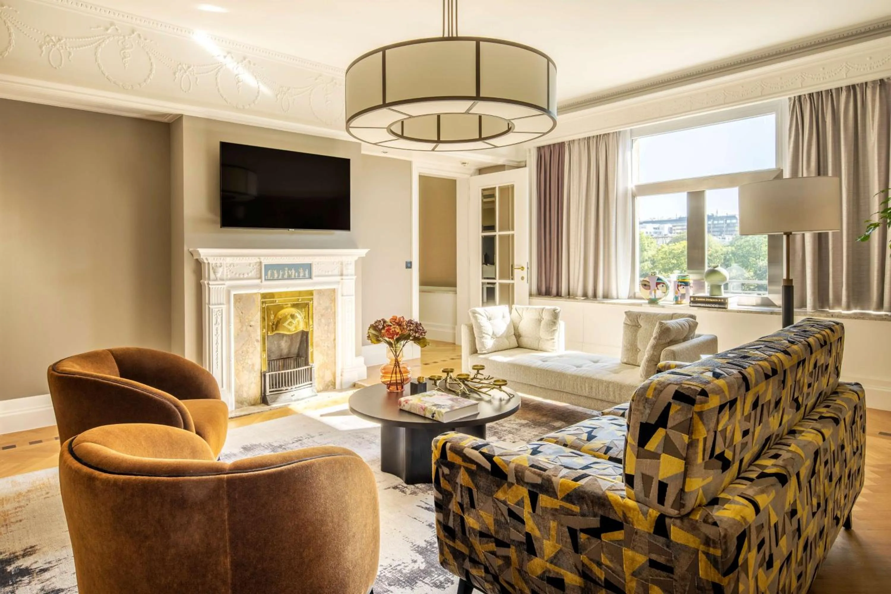 Living room in DoubleTree By Hilton Brussels City