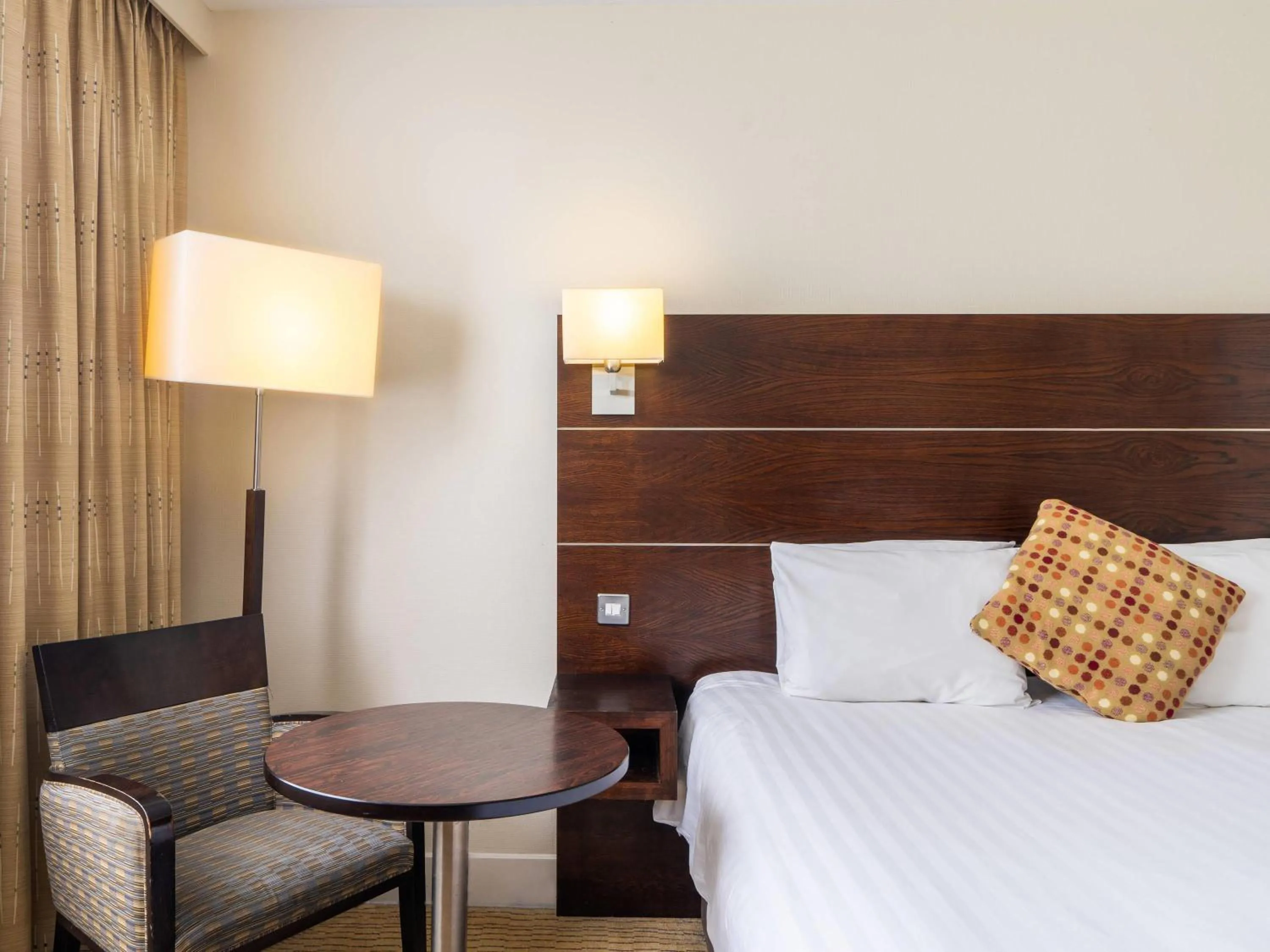 Bedroom, Bed in Mercure Maidstone Great Danes Hotel