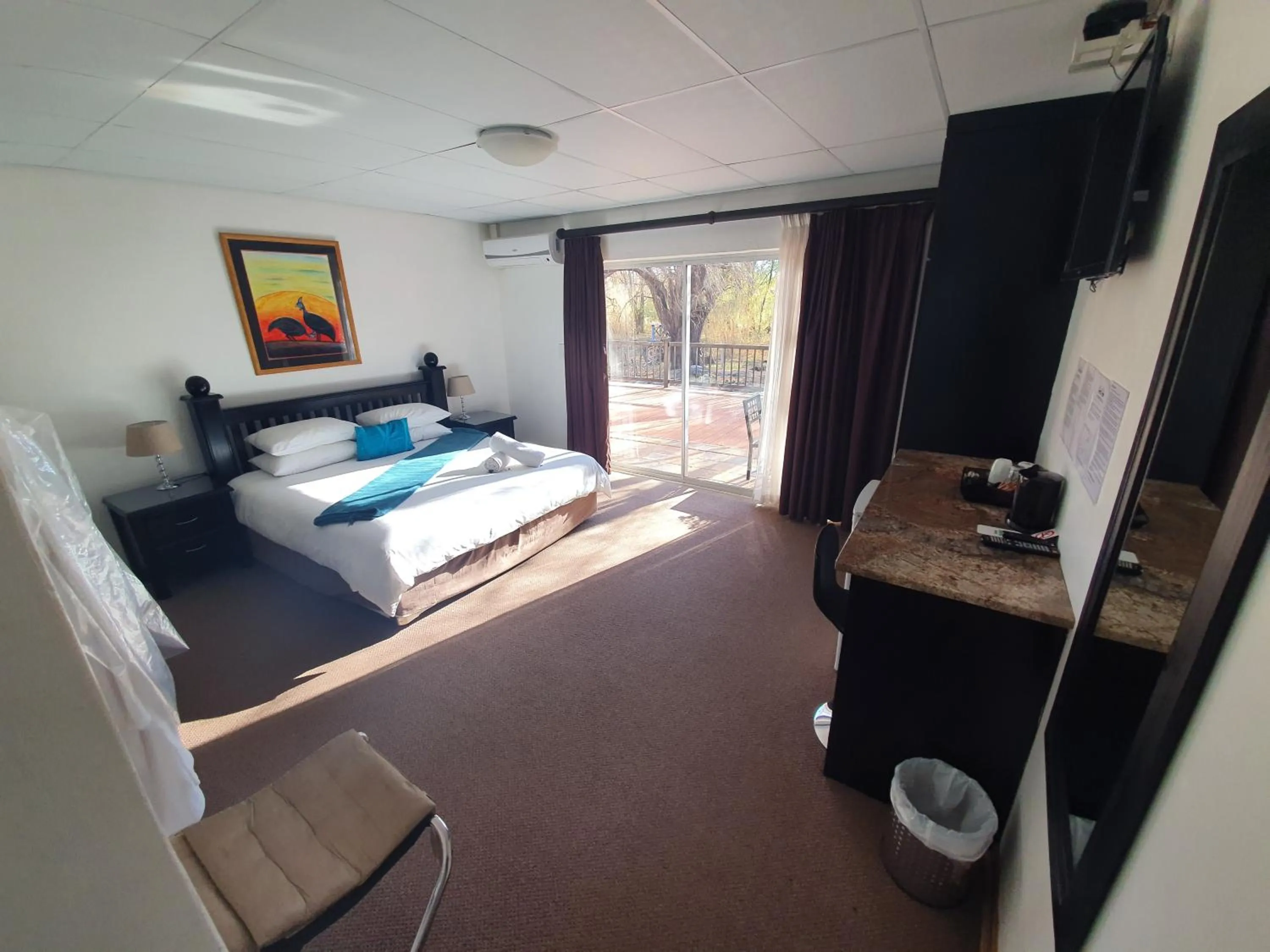 Bedroom, Bed in Leach Lodge