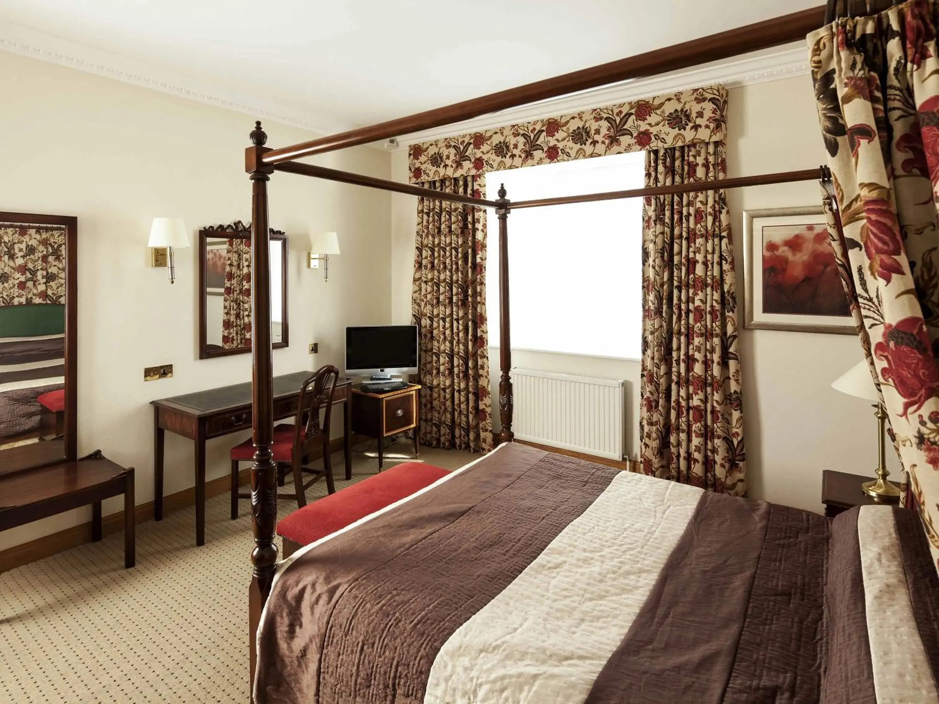 Superior Suite in Mercure York Fairfield Manor Hotel Superior Suite in Mercure York Fairfield Manor Hotel