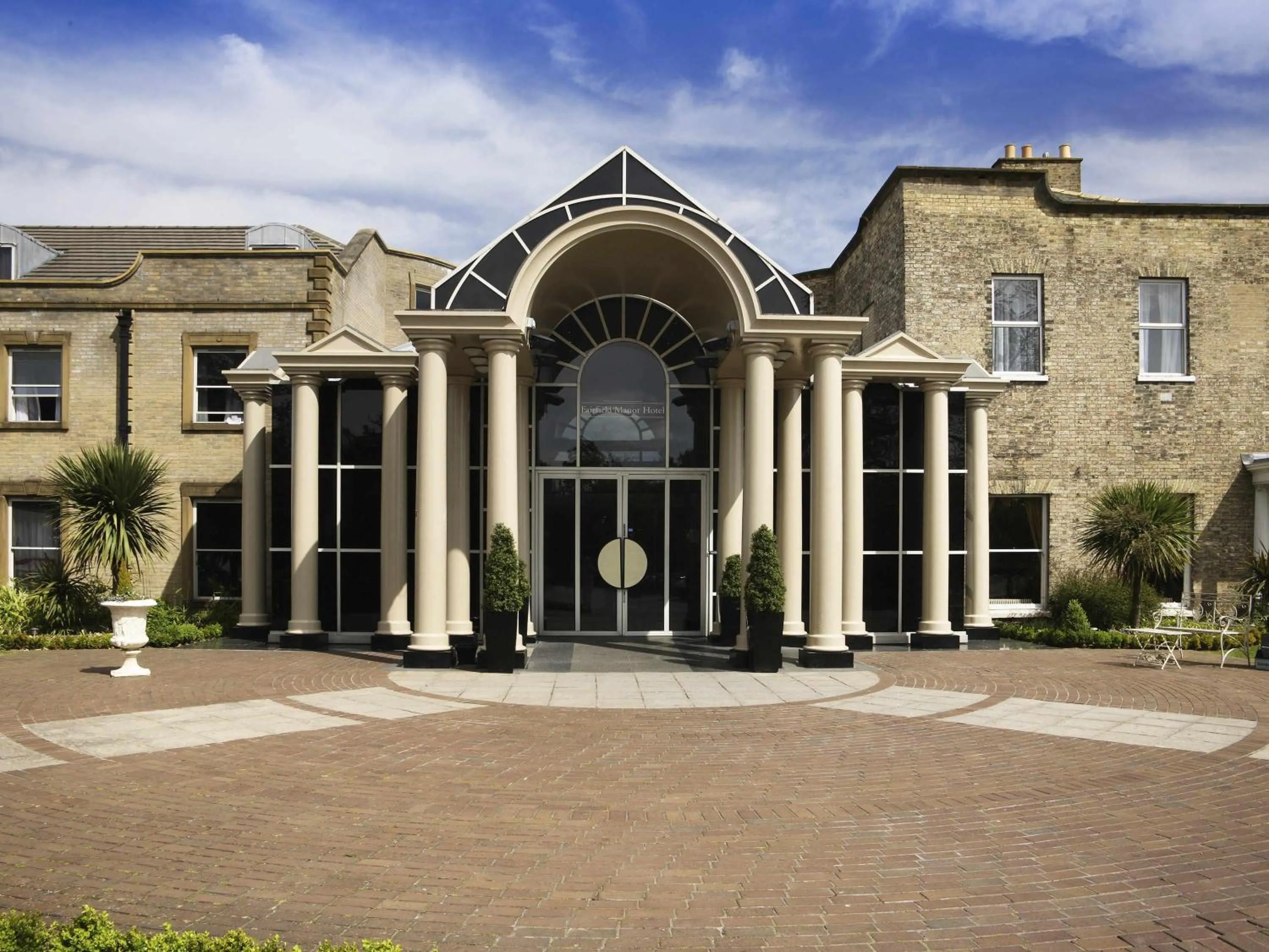 Property building in Mercure York Fairfield Manor Hotel