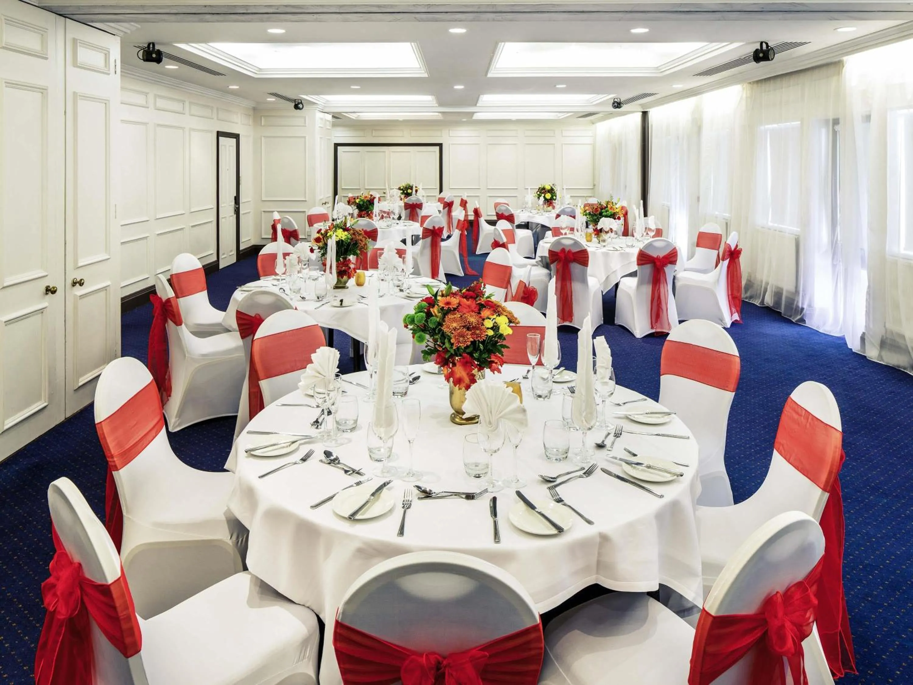 wedding in Mercure Swansea Hotel