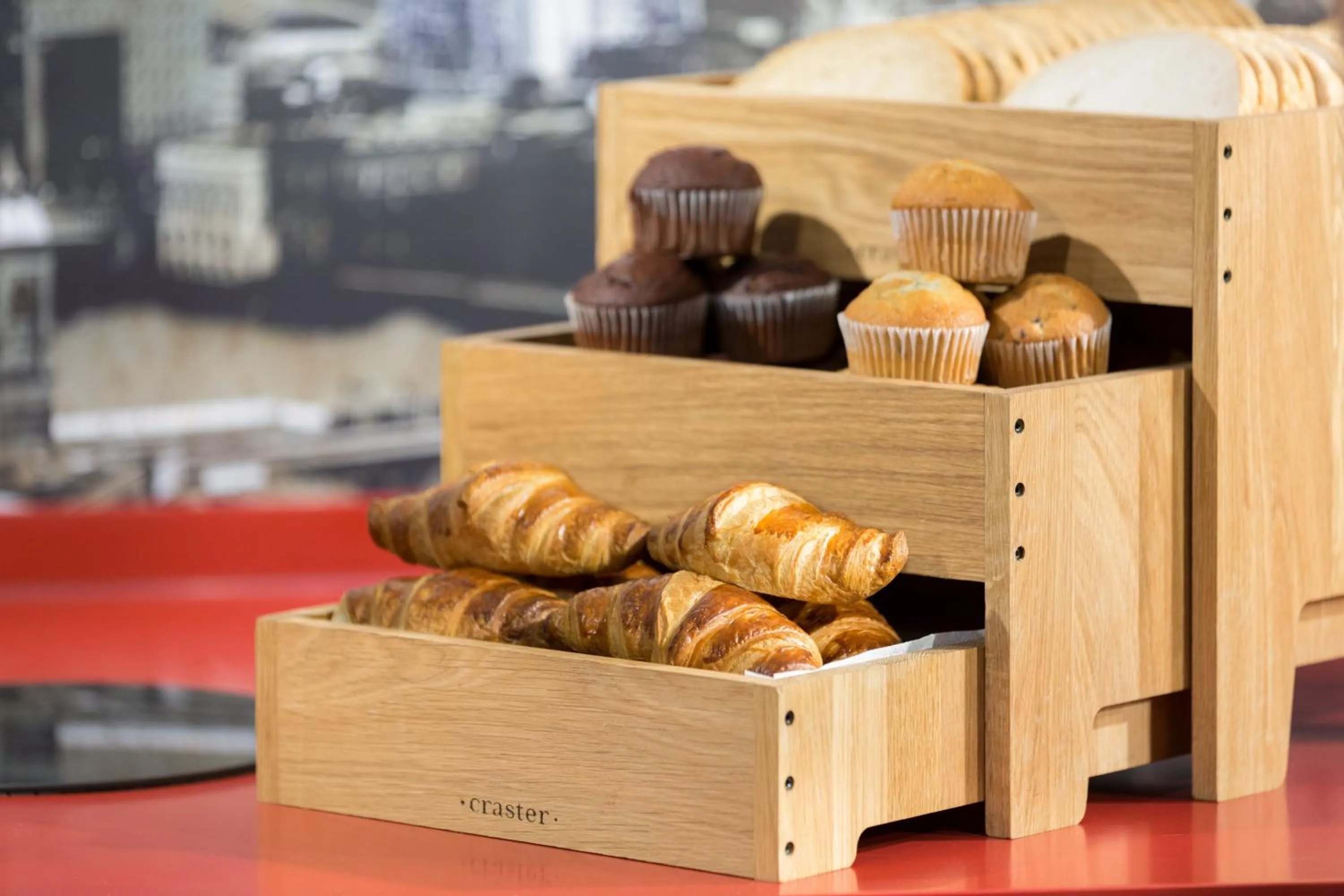 Restaurant/places to eat in Holiday Inn Express Southwark by IHG