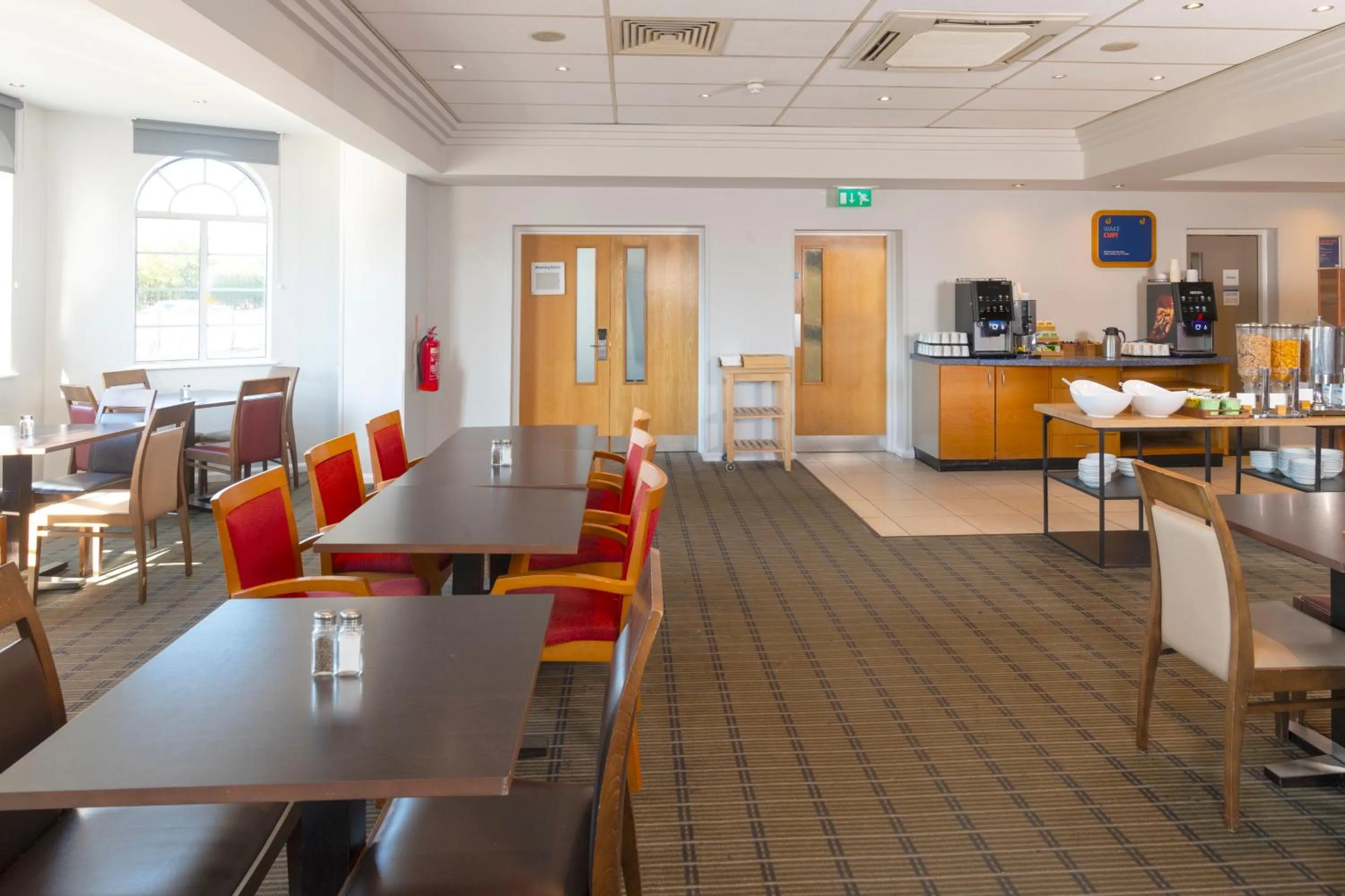Dining area in Holiday Inn Express London Chingford by IHG