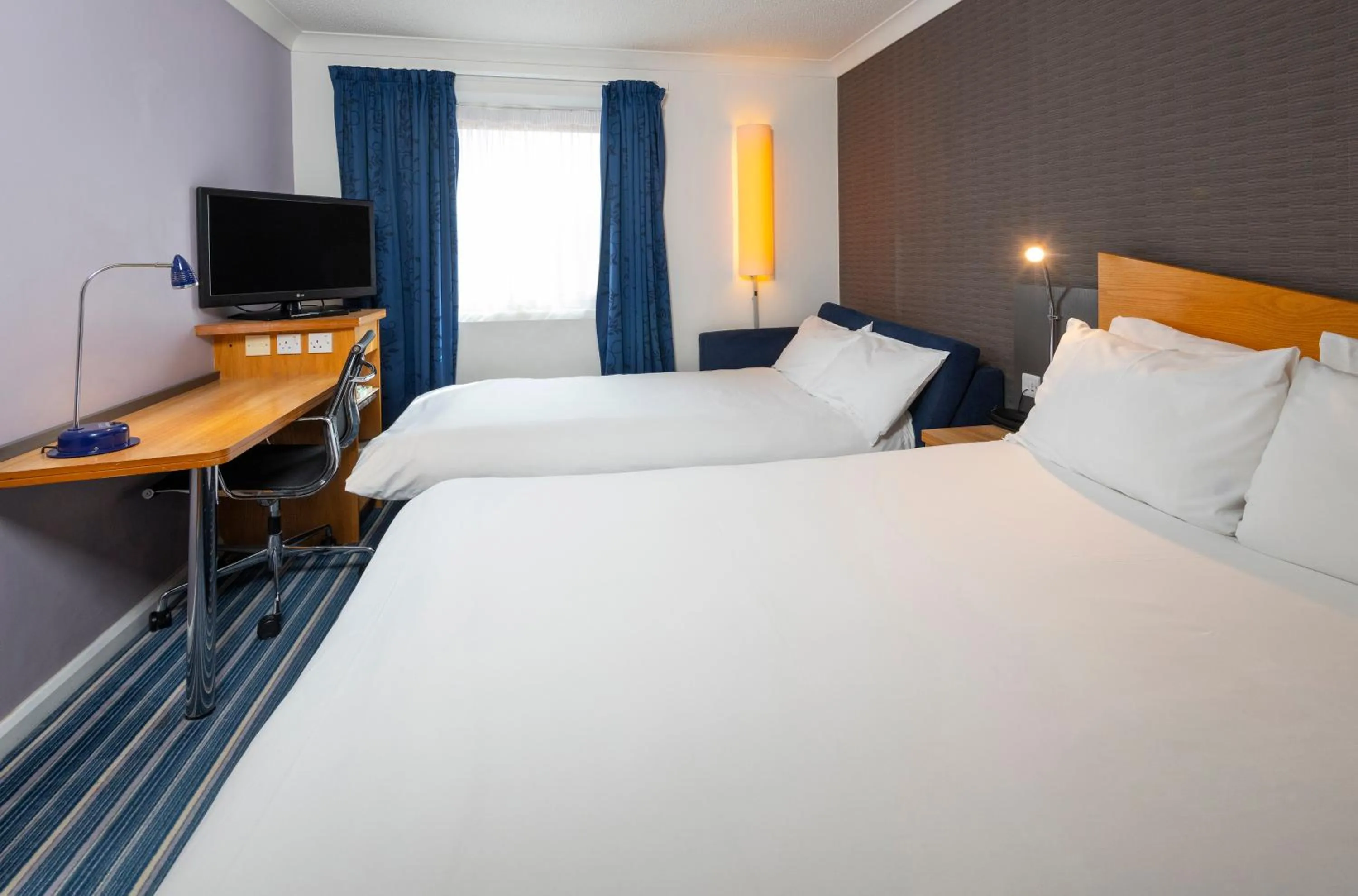Photo of the whole room, Bed in Holiday Inn Express London Chingford by IHG