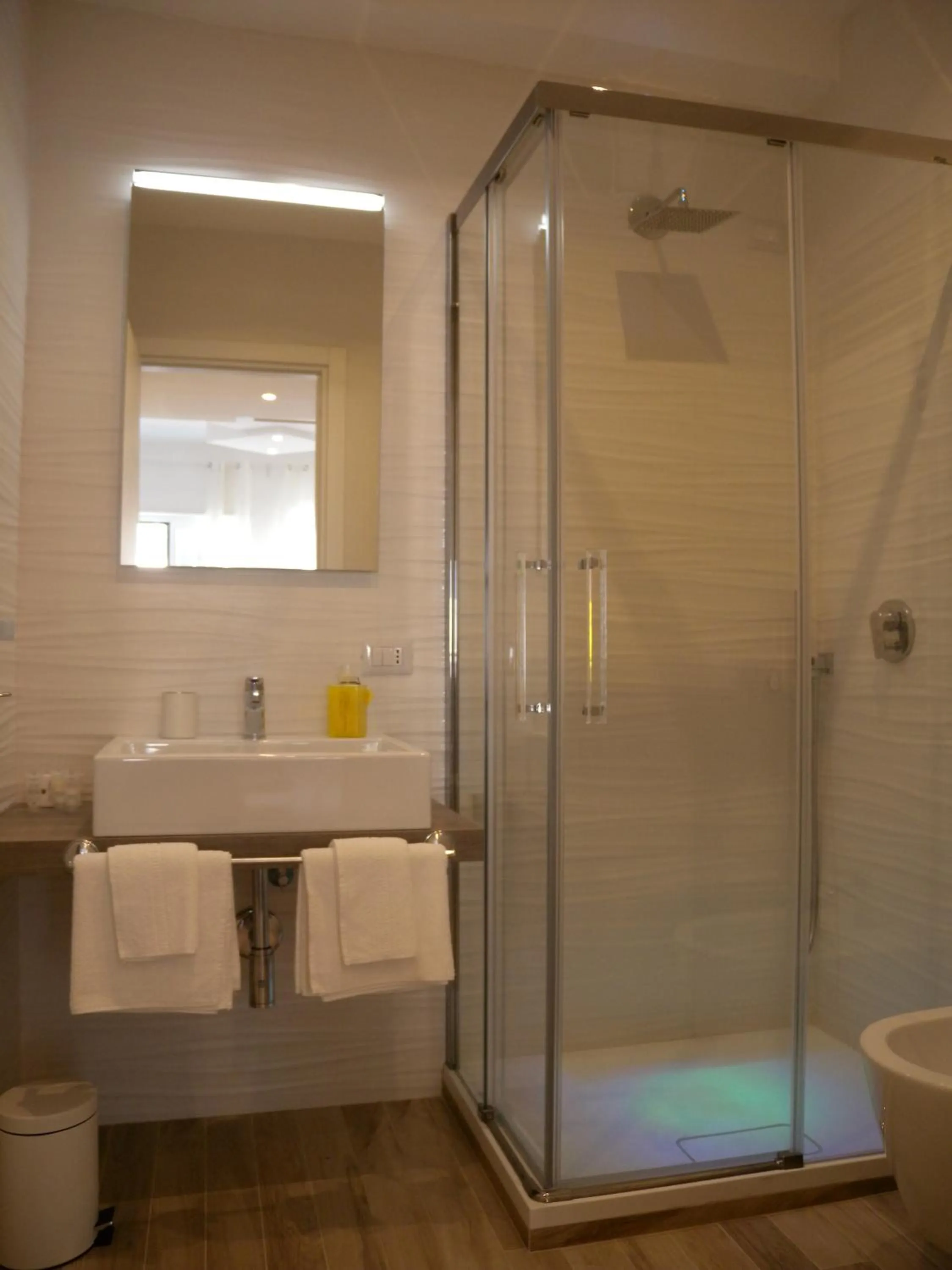 Bathroom in MiniSuites iCostaioli