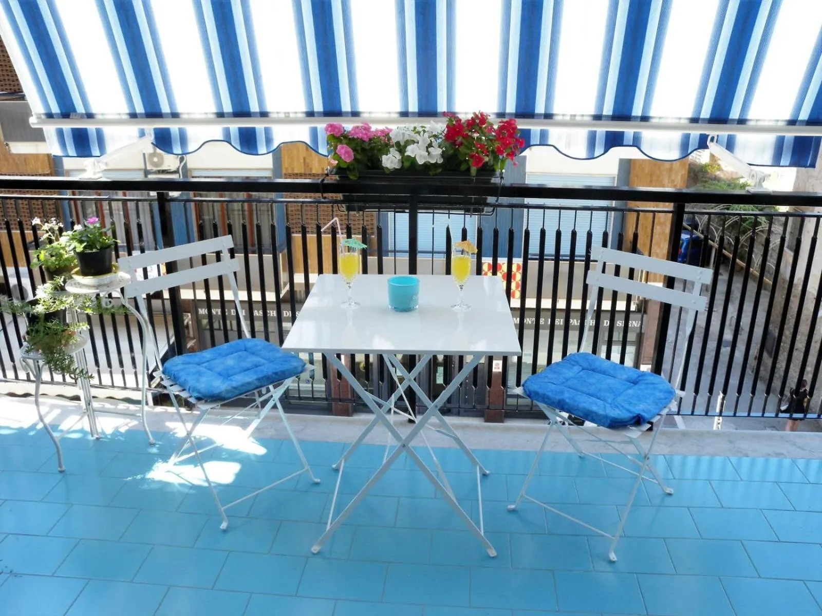 Property building in MiniSuites iCostaioli