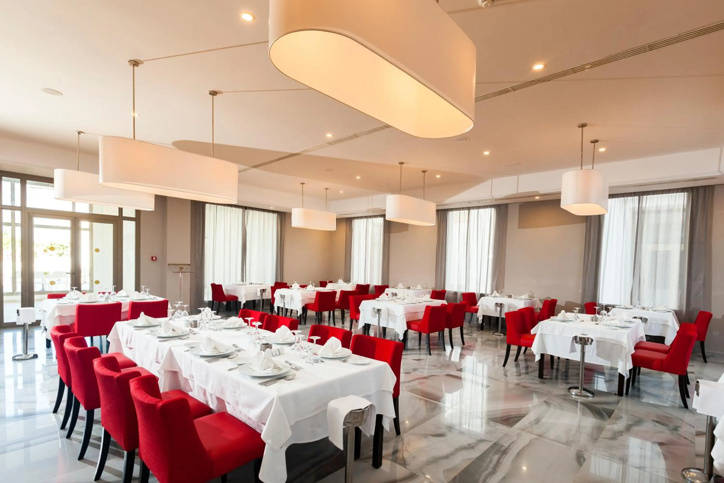 Restaurant/places to eat in Concorde Green Park Palace