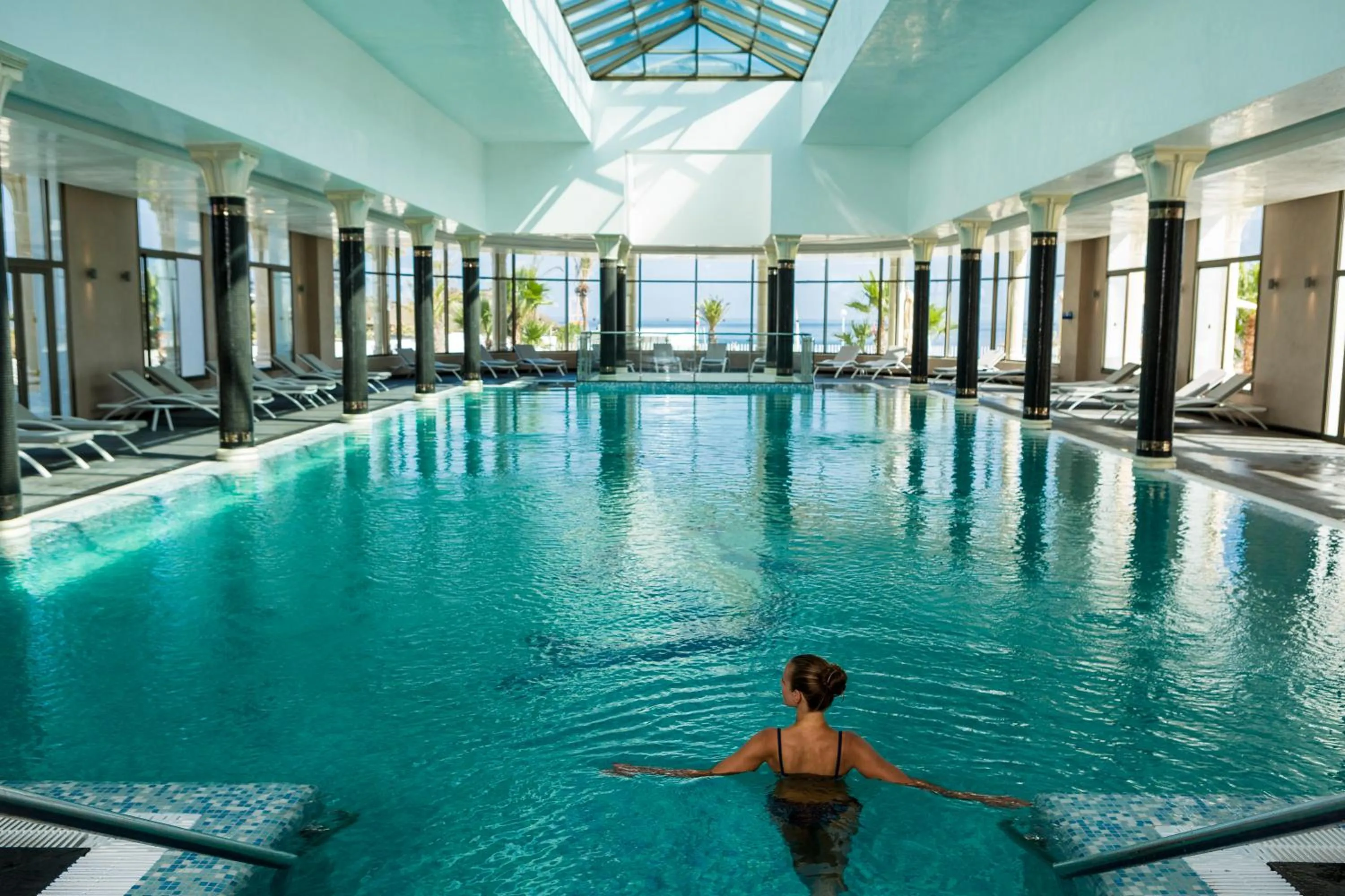 Swimming pool in Concorde Green Park Palace